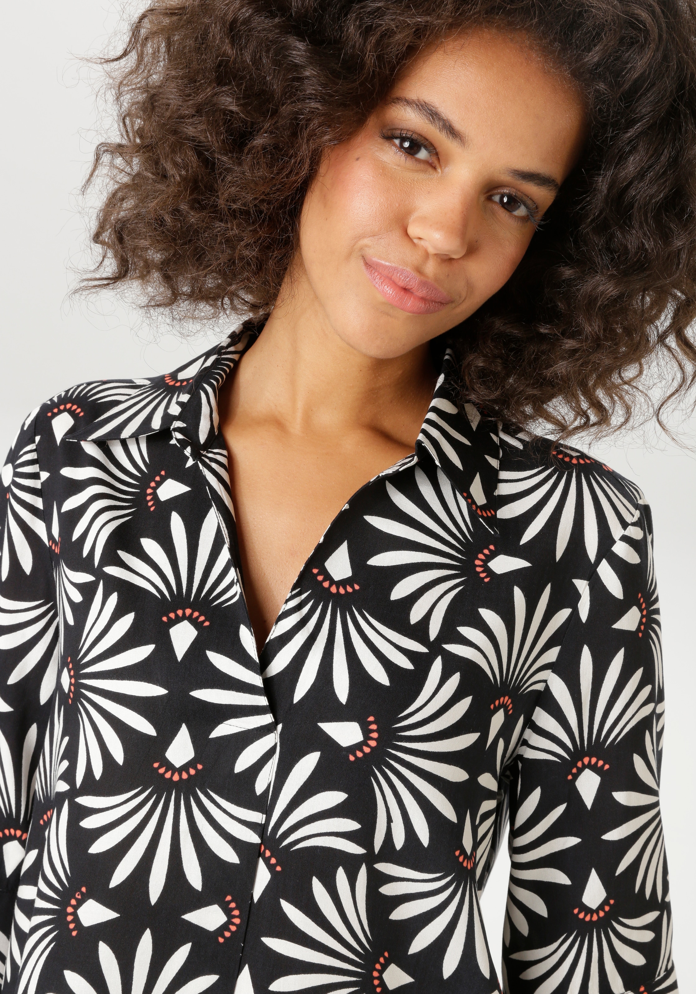 Aniston CASUAL Schlupfbluse mit fantasievollem, grafischen Druck - NEUE KOLLEKTION