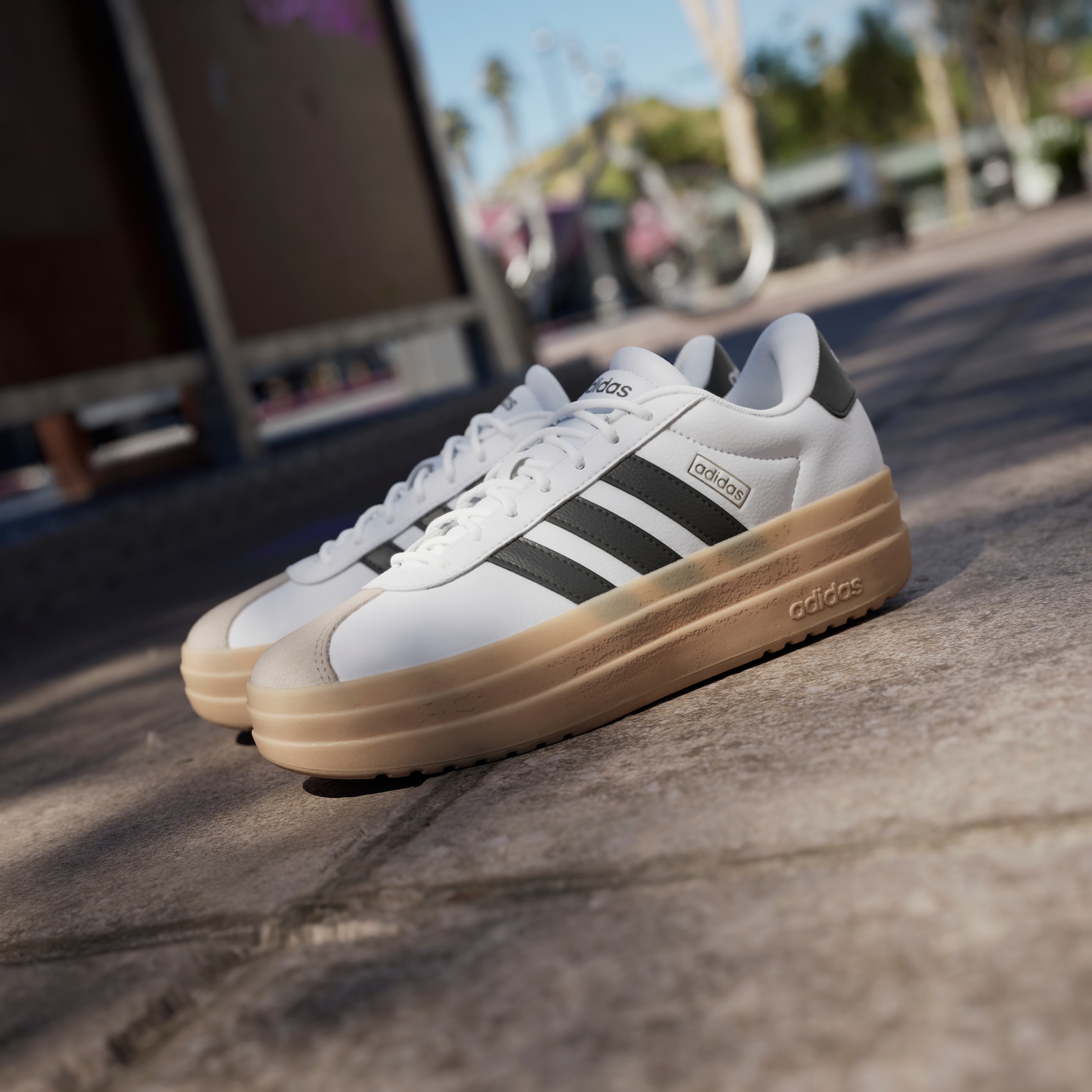 adidas Sportswear Sneaker »VL COURT BOLD«, Design auf den Spuren des adidas Gazelle Bold