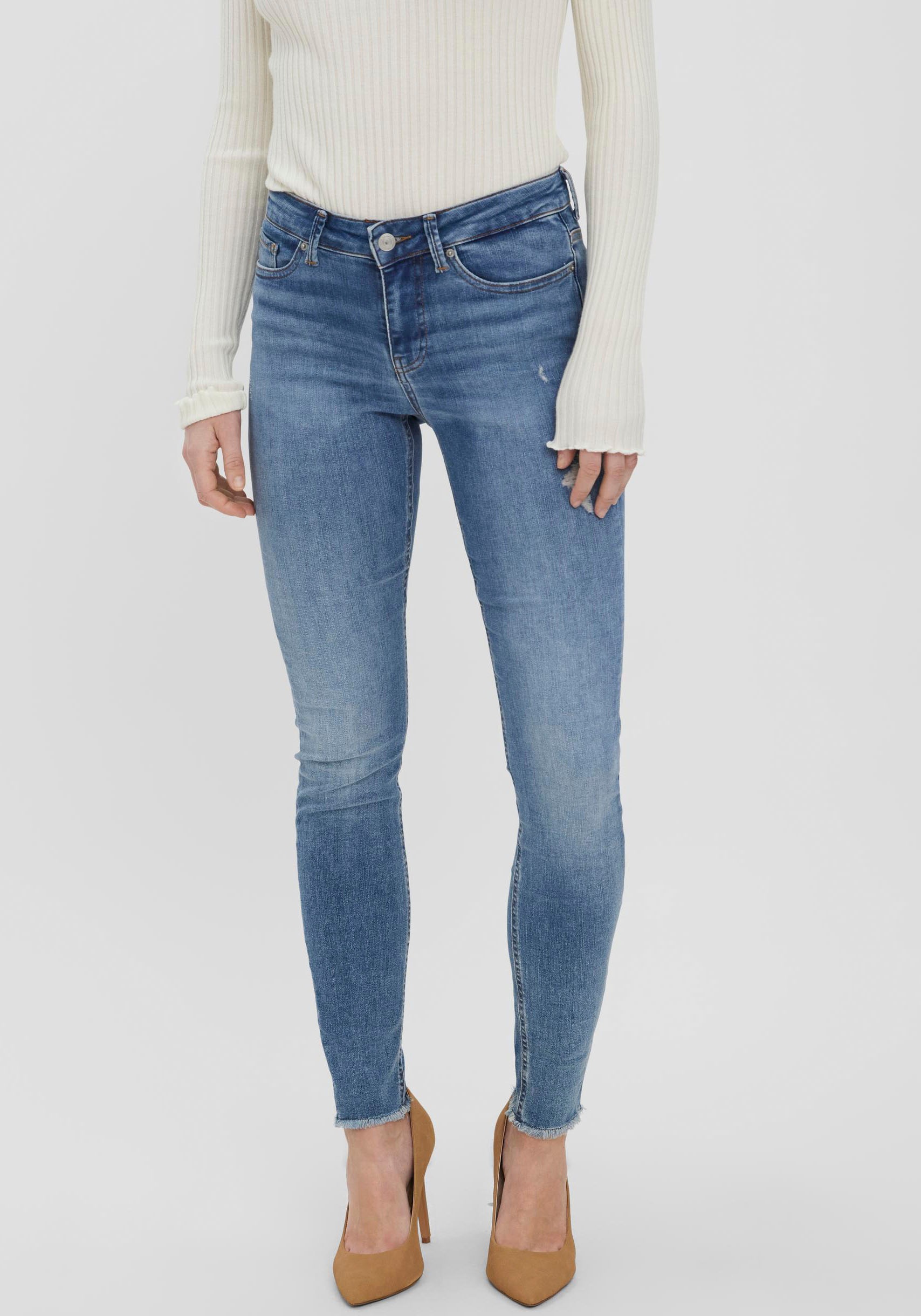 Image of Vero Moda Skinny-fit-Jeans »VMPEACH MR SK ANK CUT DST RI3101« bei Ackermann Versand Schweiz
