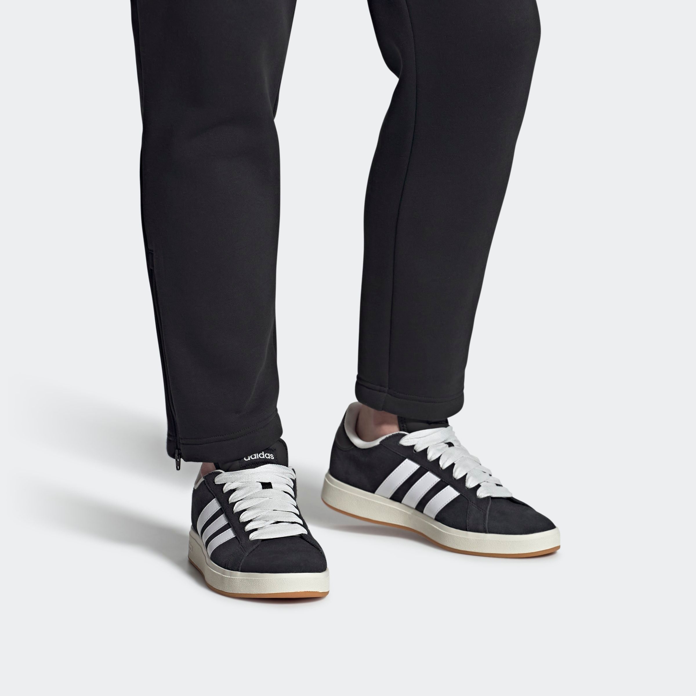 adidas Sportswear Sneakers »GRAND COURT BASE 00S«  Design auf den Spuren des adidas Campus 00