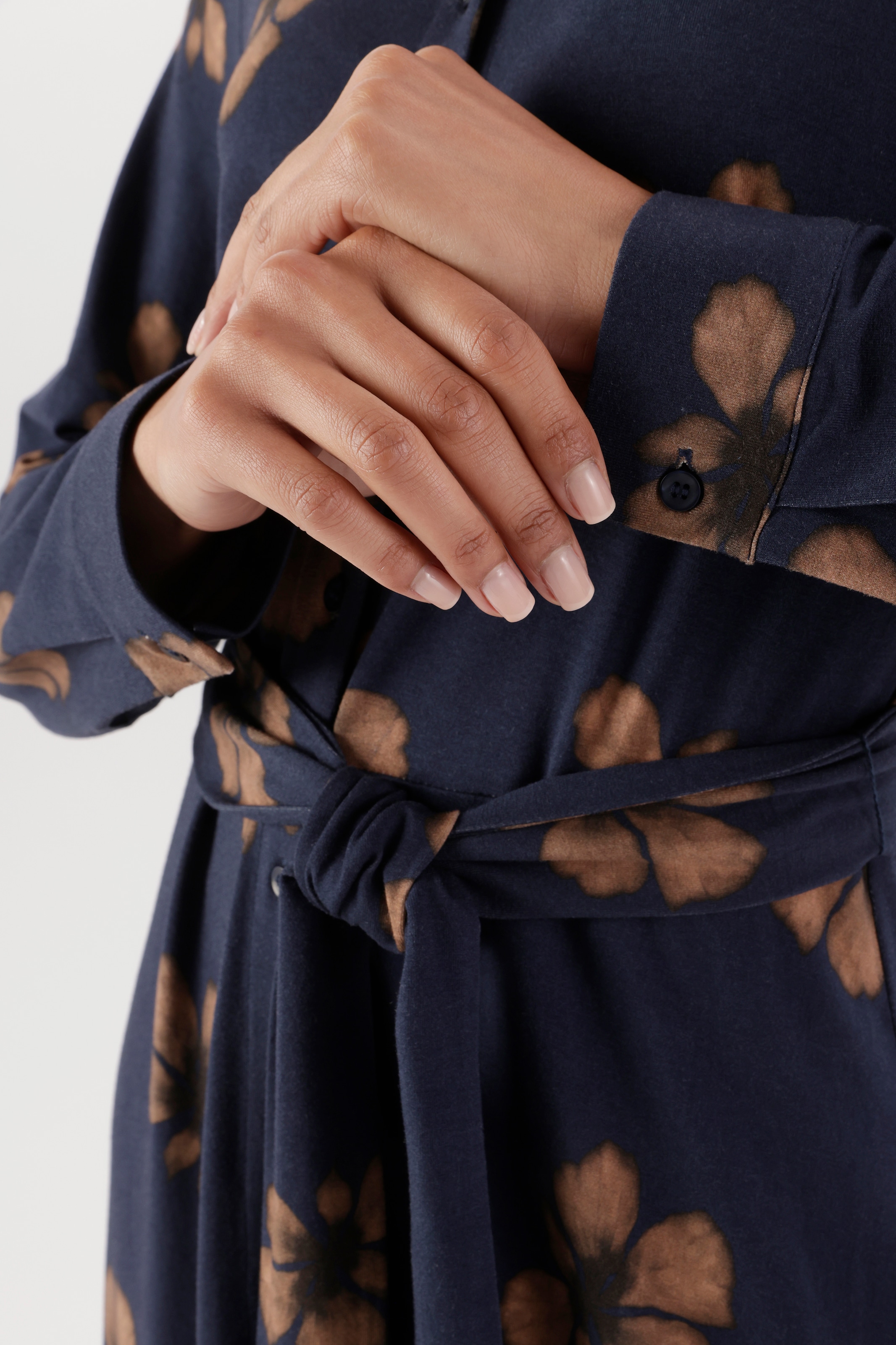 Aniston SELECTED Midikleid mit Blumenblüten-Print und abnehmbaren Bindeband - NEUE KOLLEKTION