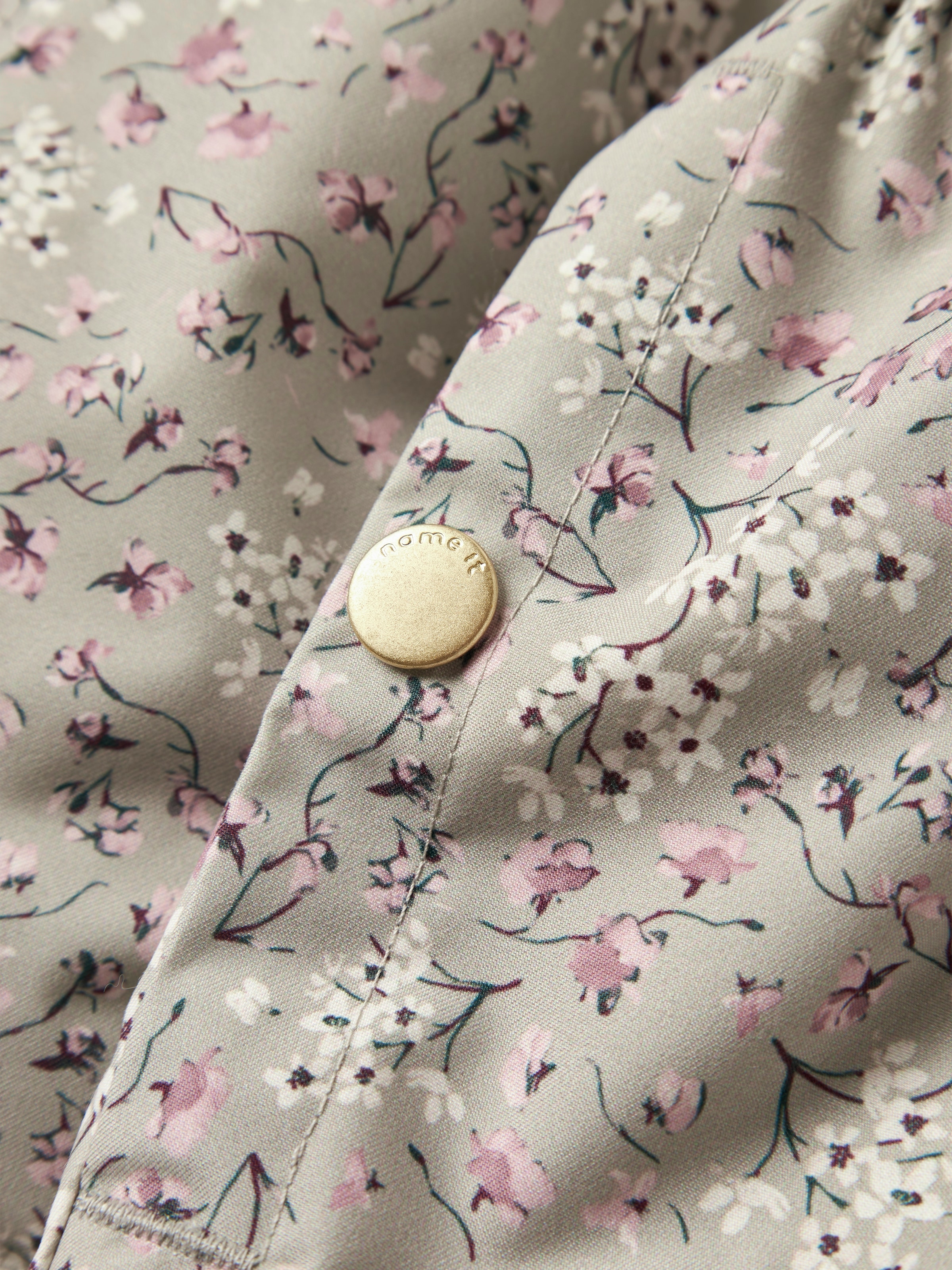 Name It Veste d'extérieur »NMFSNOW05 JACKET AOP 1FO« avec capuche reflektierende Details, wasserdicht, winddicht, atmungsaktiv