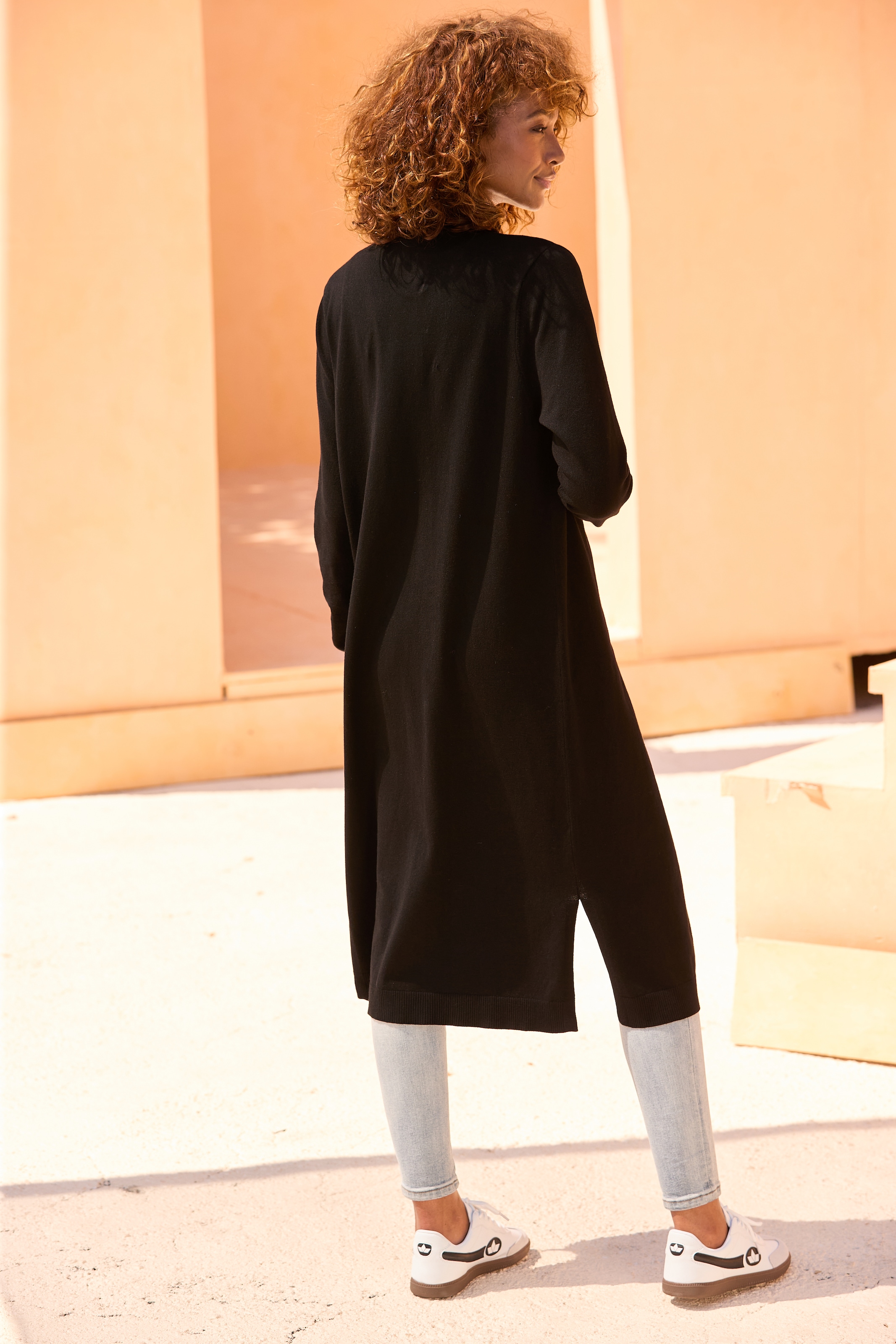 LASCANA Top en tricot mit figurschmeichelndem Strickmuster, figurbetonte Passform