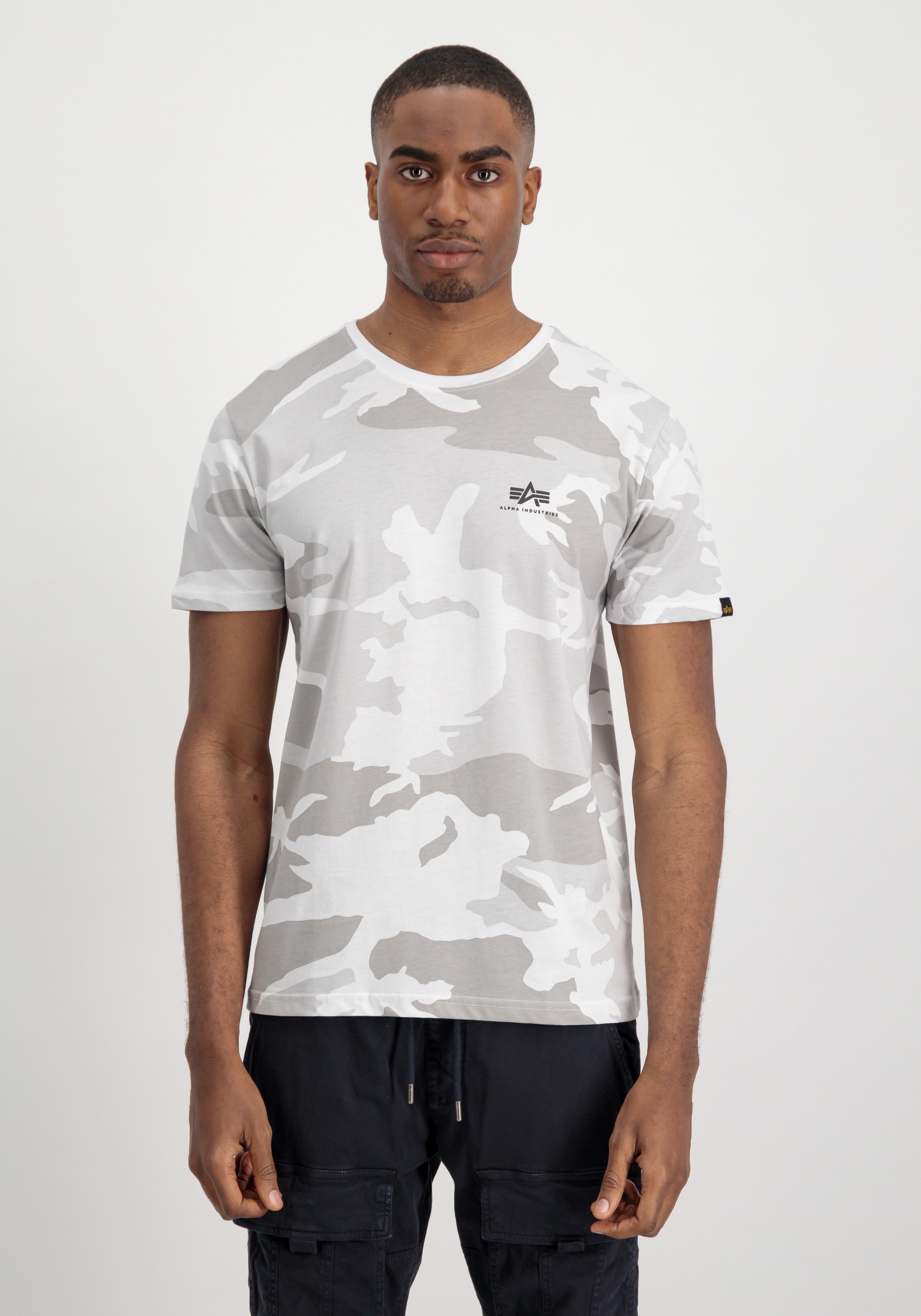 Image of Alpha Industries T-Shirt "Basic T-Shirt SL Camo"
