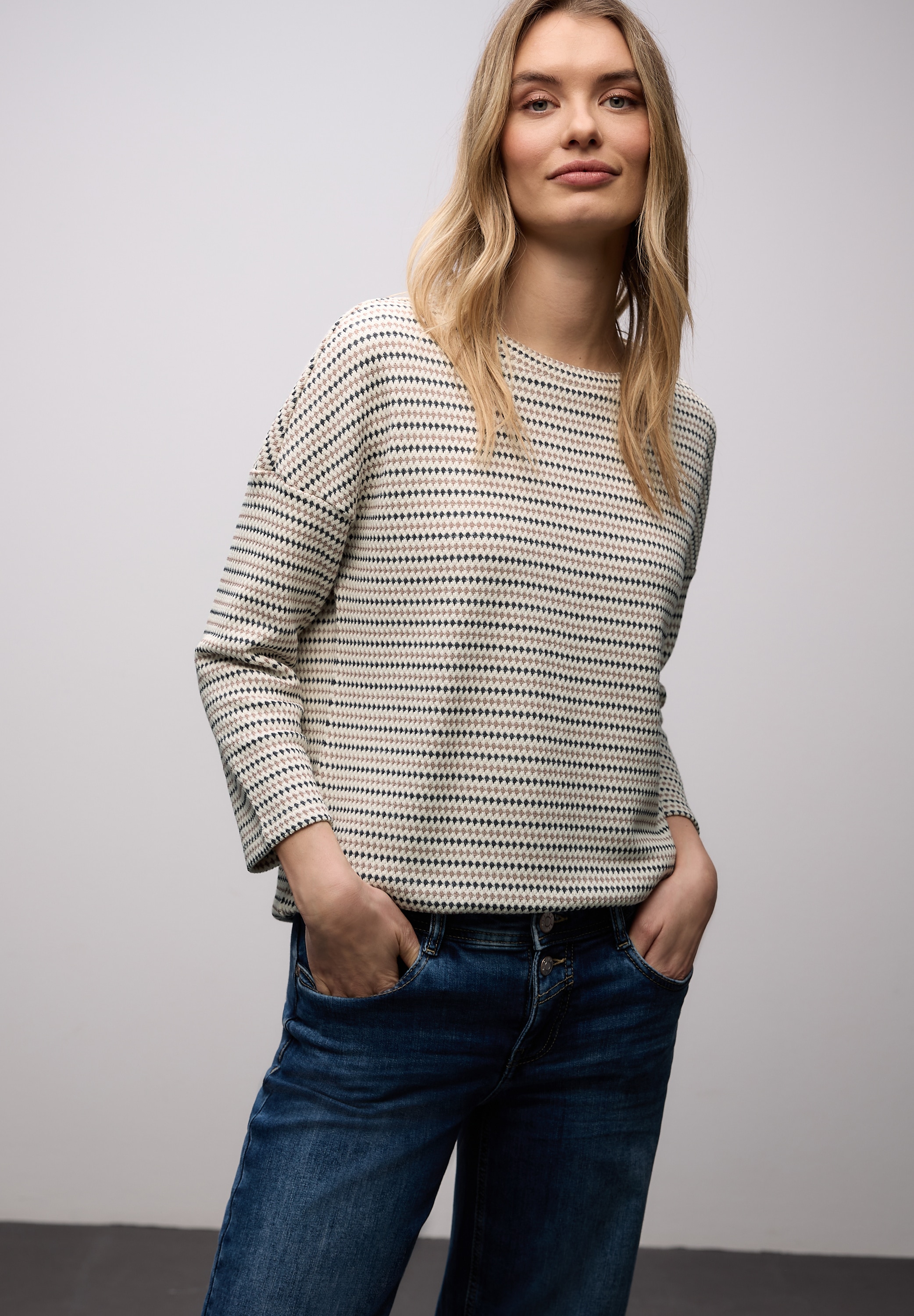 Image of STREET ONE 3/4-Arm-Shirt mit gestreiften Strick-Look und U-Boot-Ausschnitt