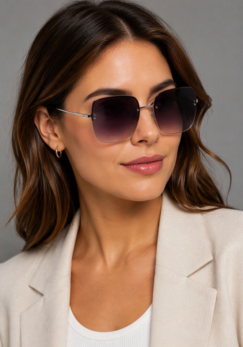 Image of Laura Scott Sonnenbrille randloses Trapez-Design, silber glänzende Bügel, Filterkategorie 3