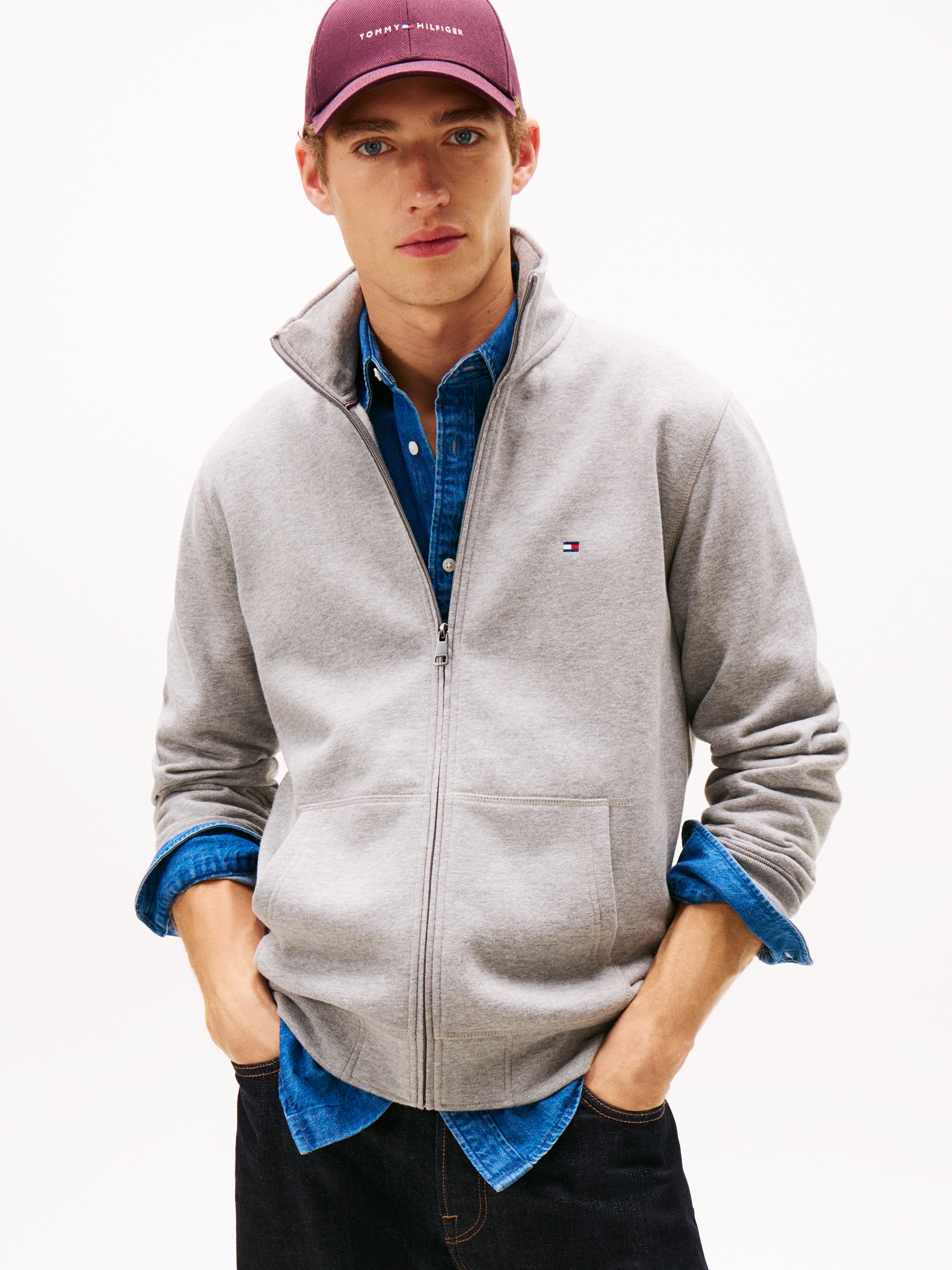 Image of Tommy Hilfiger Sweatjacke "ESSENTIAL FLEECE STAND COLLAR" mit Stehkragen, regular fit, Rippbündchen