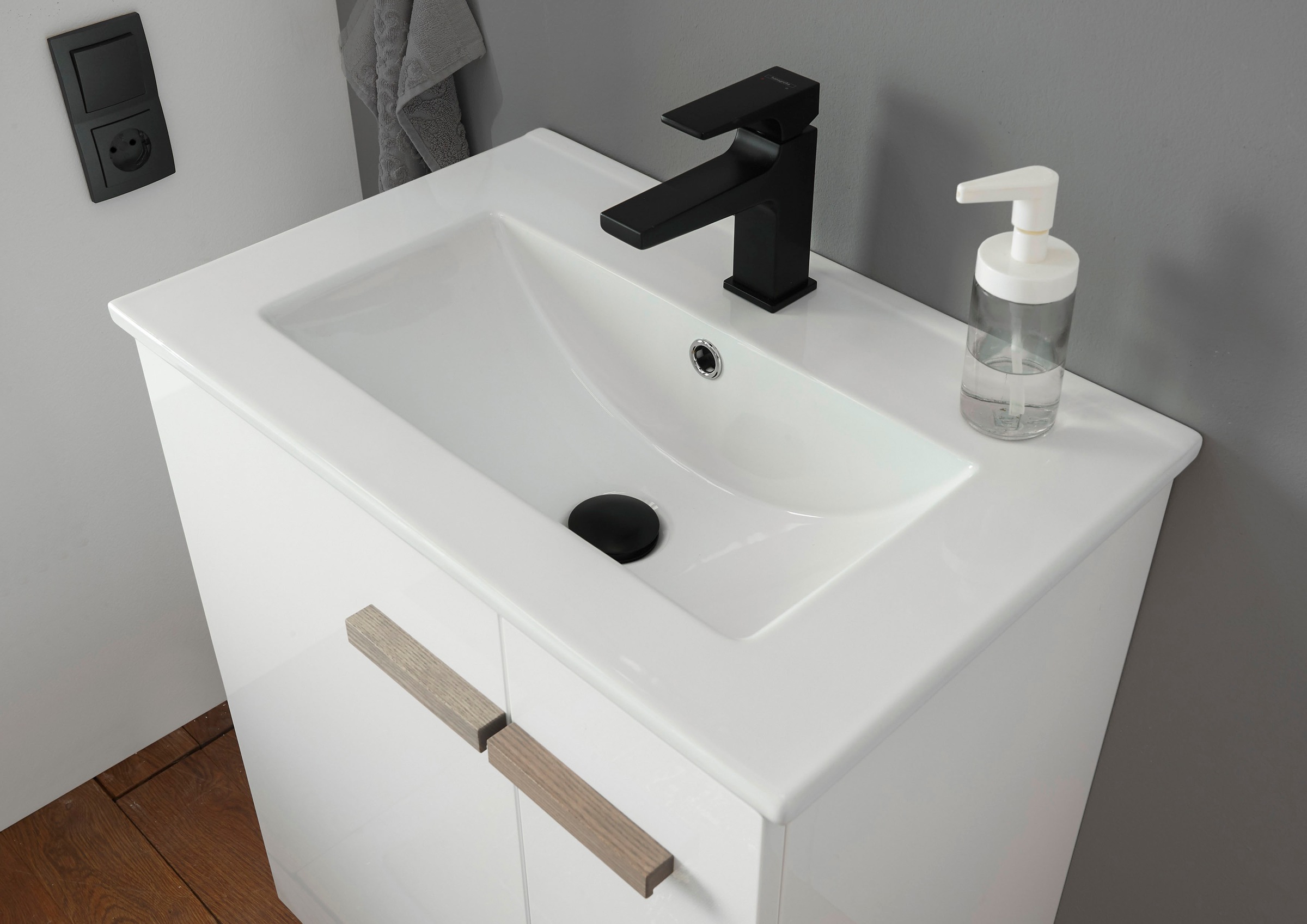 PLACES OF STYLE Waschtisch »SOLiD, Unterschrank inkl. Waschbecken, Badschrank mit Holzgriffe« in zwei Farben verfügbar, inkl. Waschbecken, Breite 60 cm