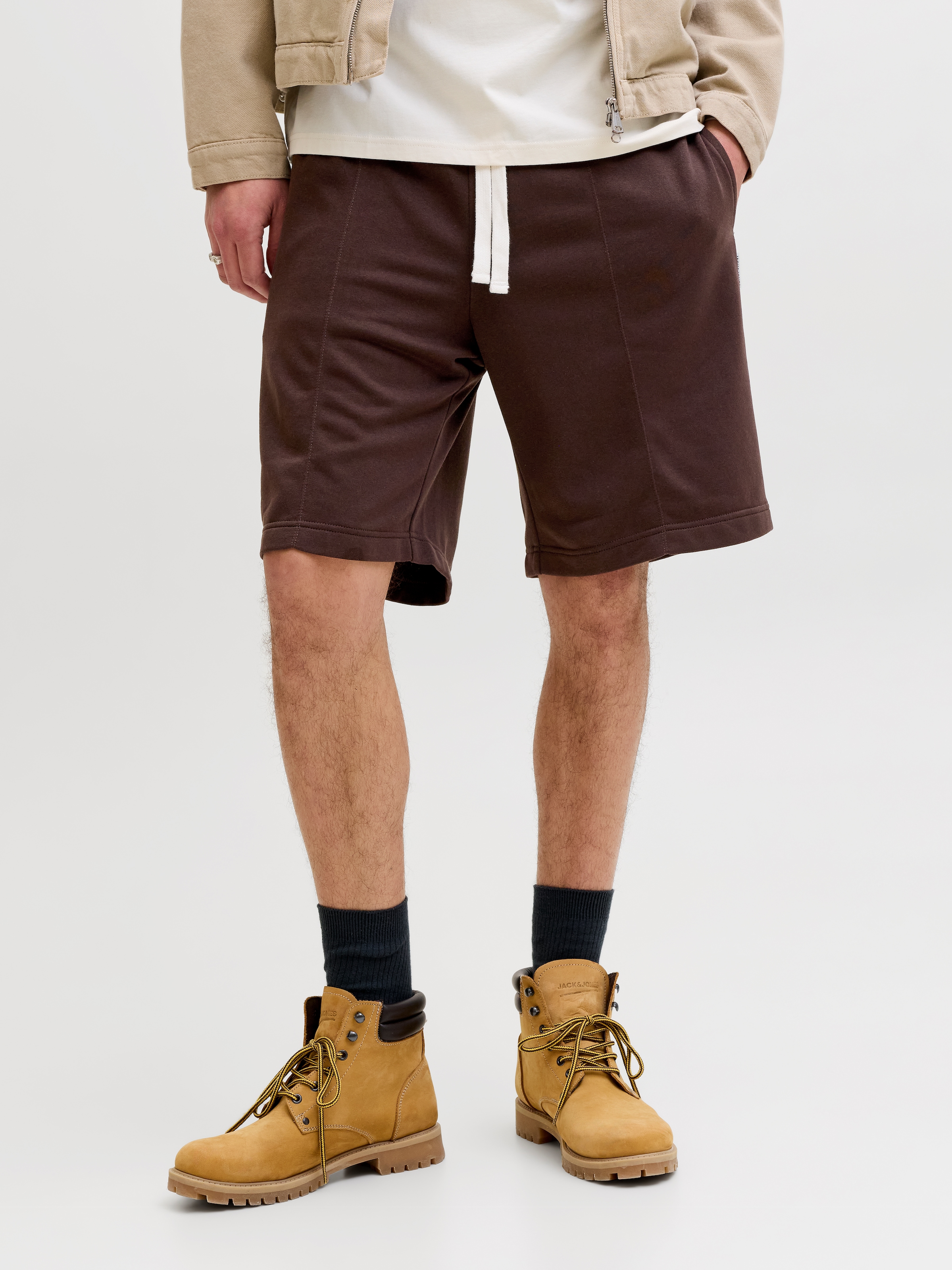 Image of Jack & Jones Sweatshorts "JPSTKARL BRADLEY PINTUCK SHORT STYD SS26" Materialmix, relexed fit