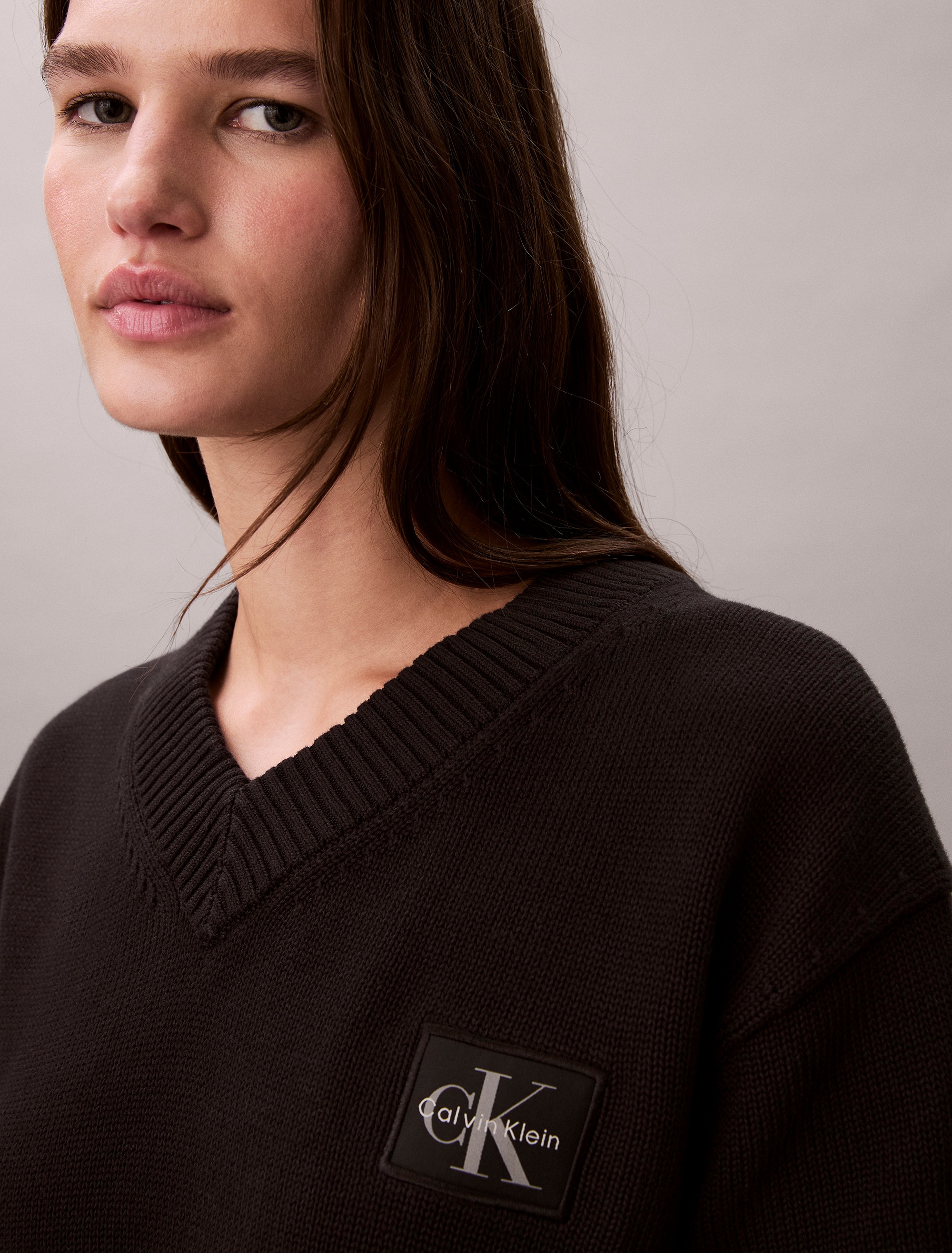 Calvin Klein Jeans Pull col V Feinstrick, taillenlang