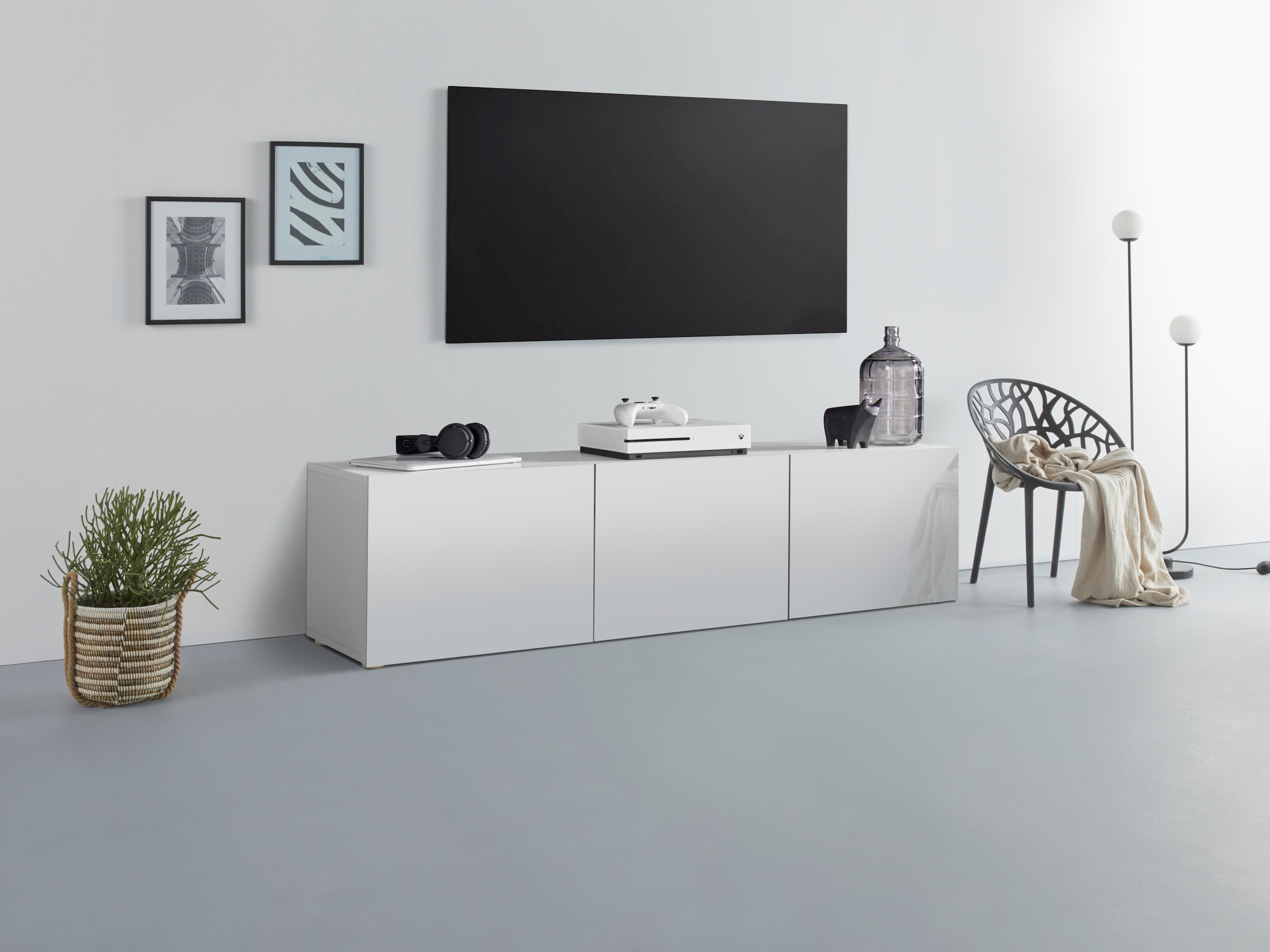 Image of borchardt Möbel Lowboard "Sophia, TV-Schrank mit 3 Türen, hängend oder stehend" Modernes TV-Board, Breite 139 cm, 3-türig
