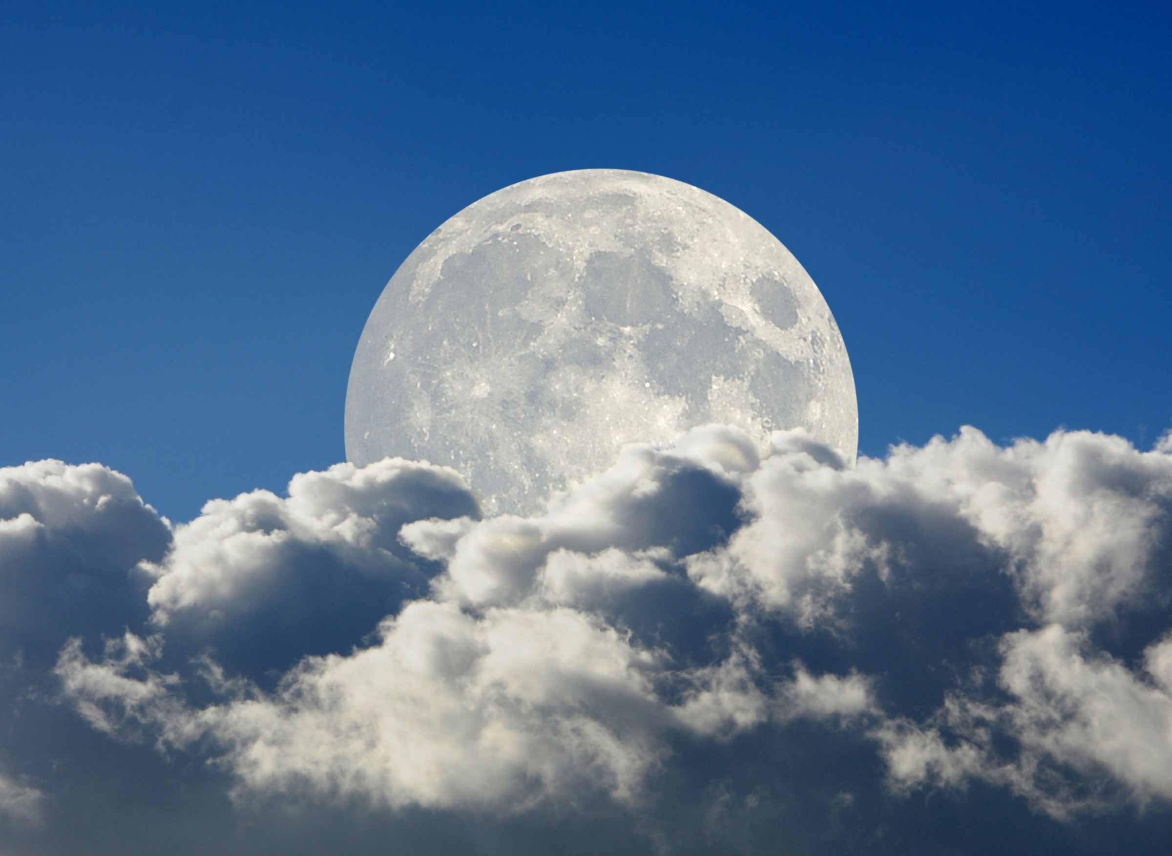 Image of Papermoon Fototapete »Big Moon and Clouds« bei Ackermann Versand Schweiz