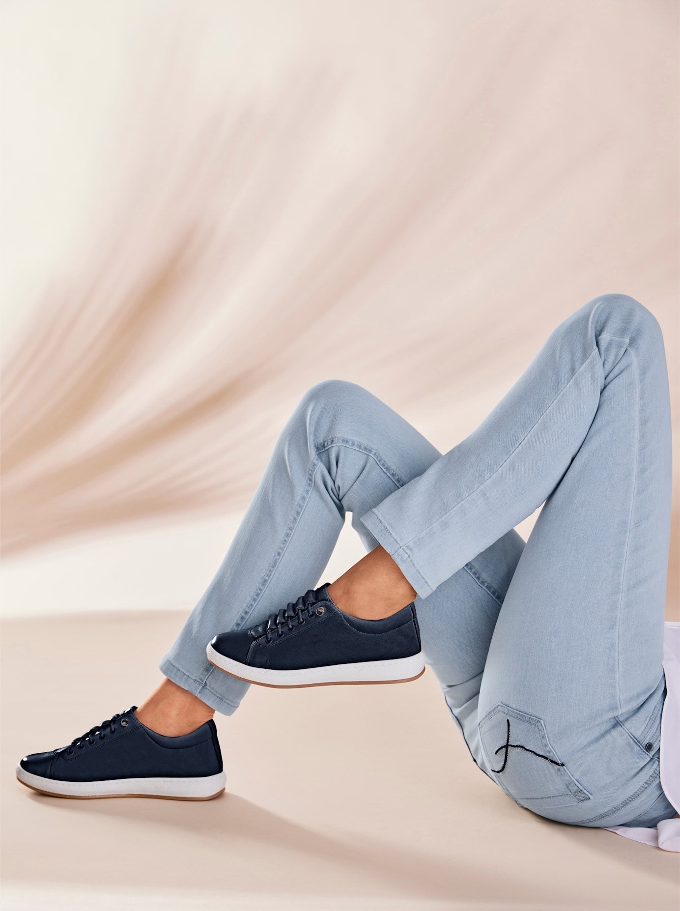 Andrea Conti Sneakers