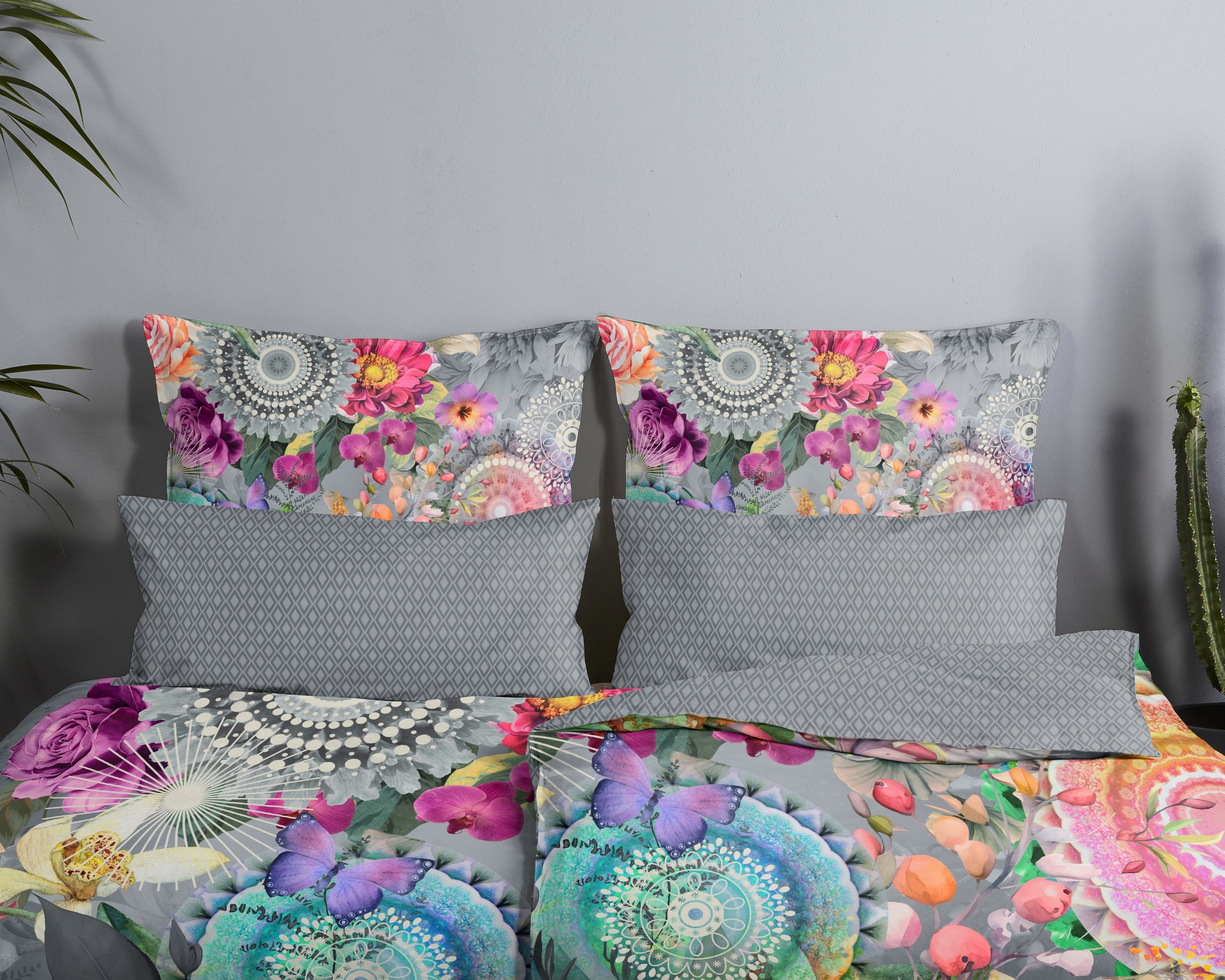 hip Wendebettwäsche »Olinga«, Satin, Reissverschluss, Wendeoptik, Mandala, Blume, Grau, Bunt