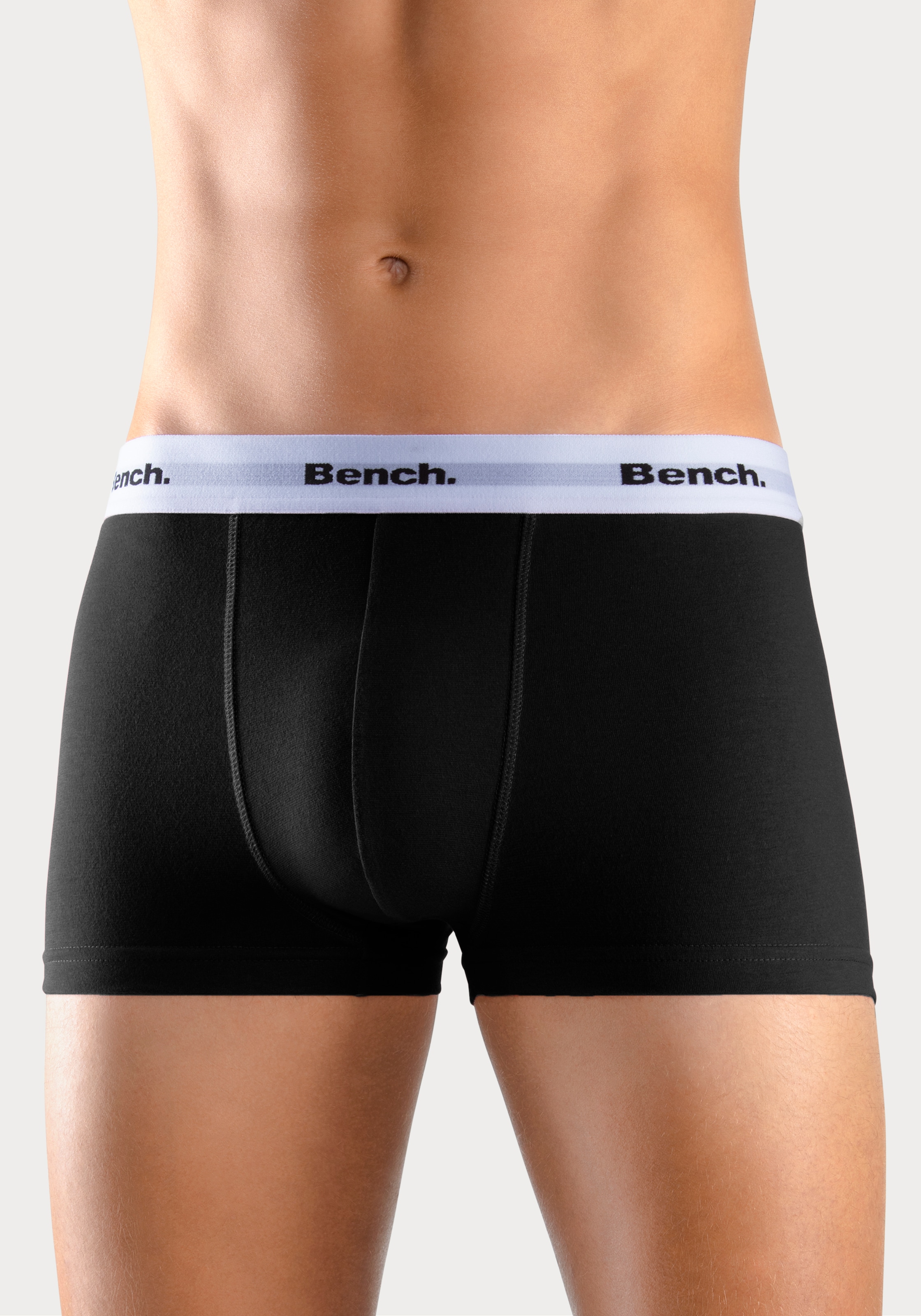 Bench. Hipster, (Packung, 4 St.), knapp sitzende Boxershorts aus Baumwollmischung