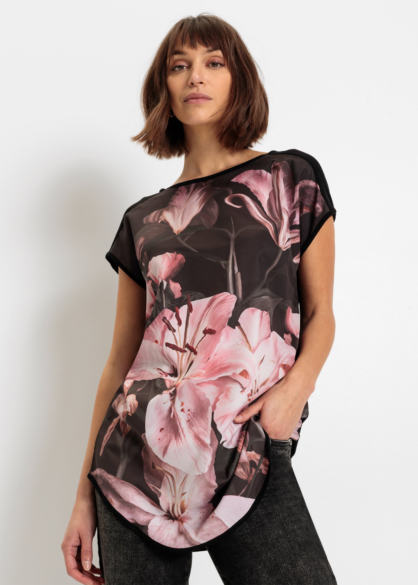 Image of bonprix T-Shirt "Bedrucktes Shirt aus softem Viskose-Mix" bequeme Passform, Kurzarm-Design, mit Blumen-Druck, aus Viskose-Mix