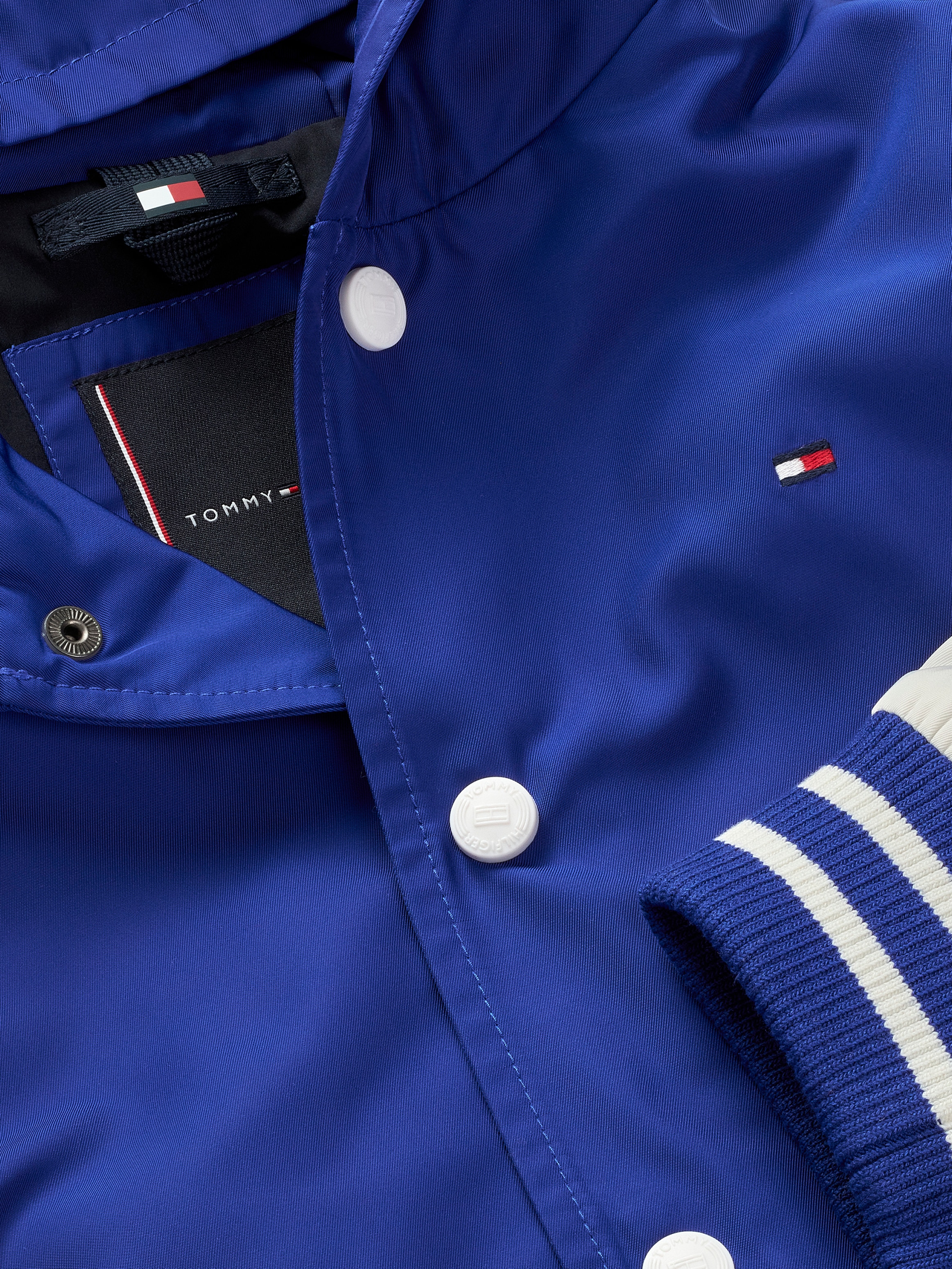 Tommy Hilfiger Bomberjacke »HOODED GRAPHIC BOMBER«, mit Kapuze, mit grossem Logo, Kontrast-Streifen