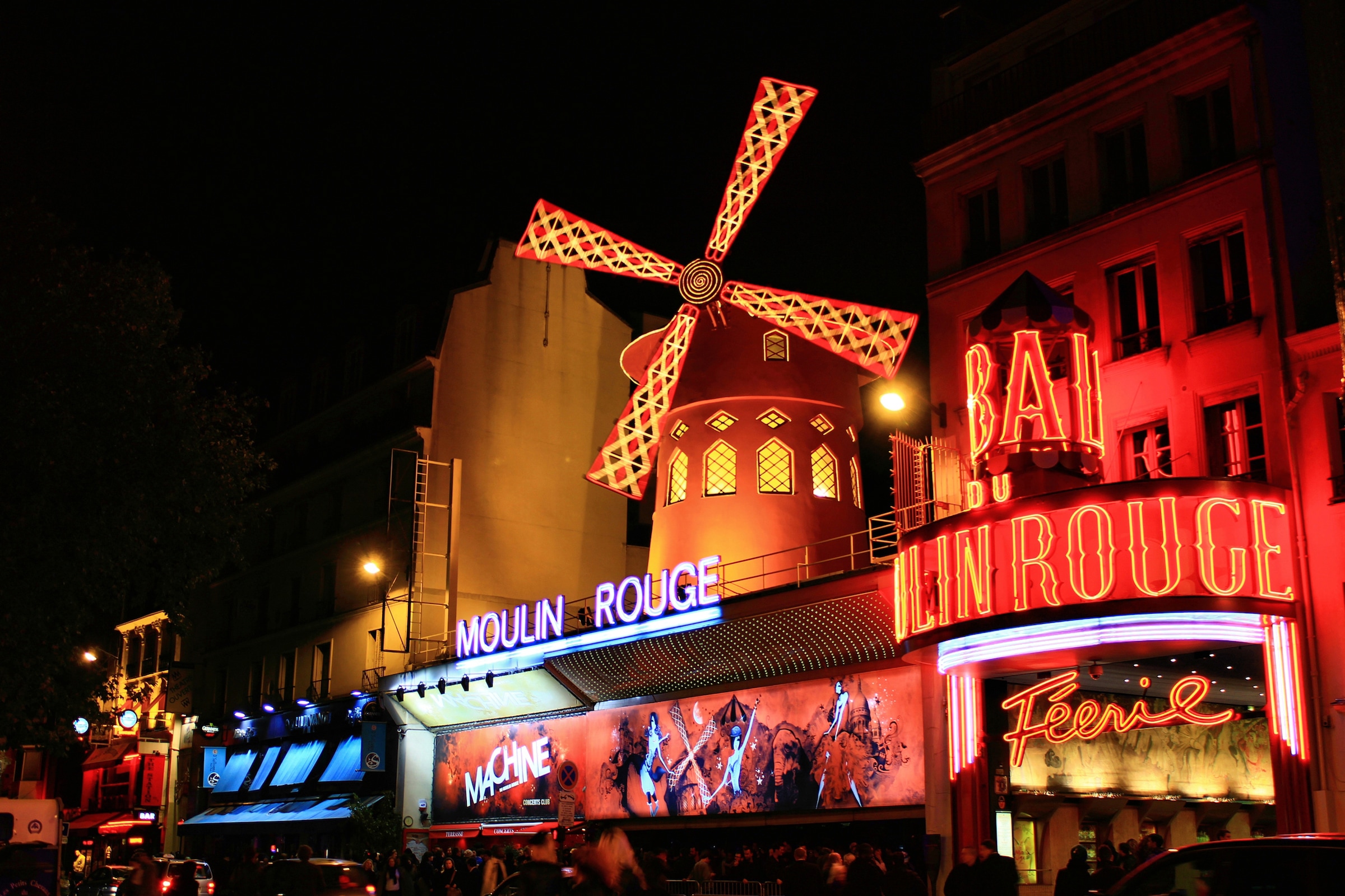 Image of Papermoon Fototapete "MOULIN ROUGE-KABARETT PARIS NACHTCLUB VARIETE MUSICAL"