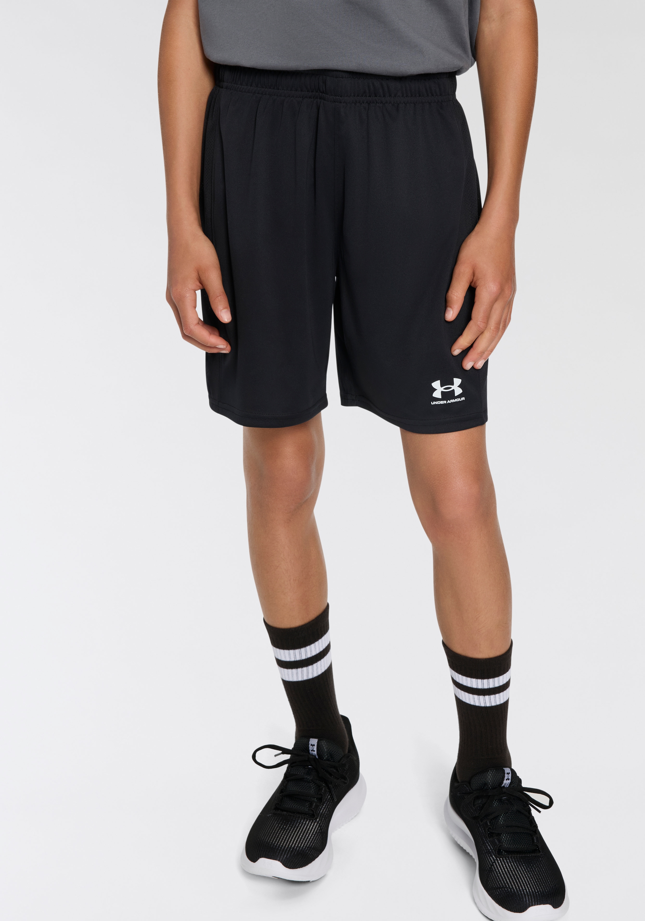 Image of Under Armour Trainingsshorts "CHALLENGER" schnell trocknendes Strickmaterial, schweissableitendes Material