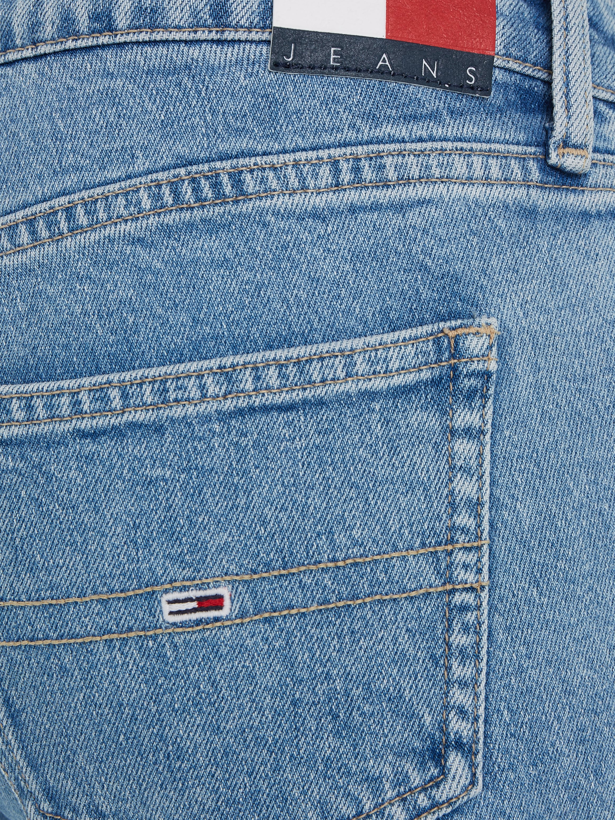 Tommy Jeans Bequeme Jeans »LW STR BH4116«, mit Ledermarkenlabel