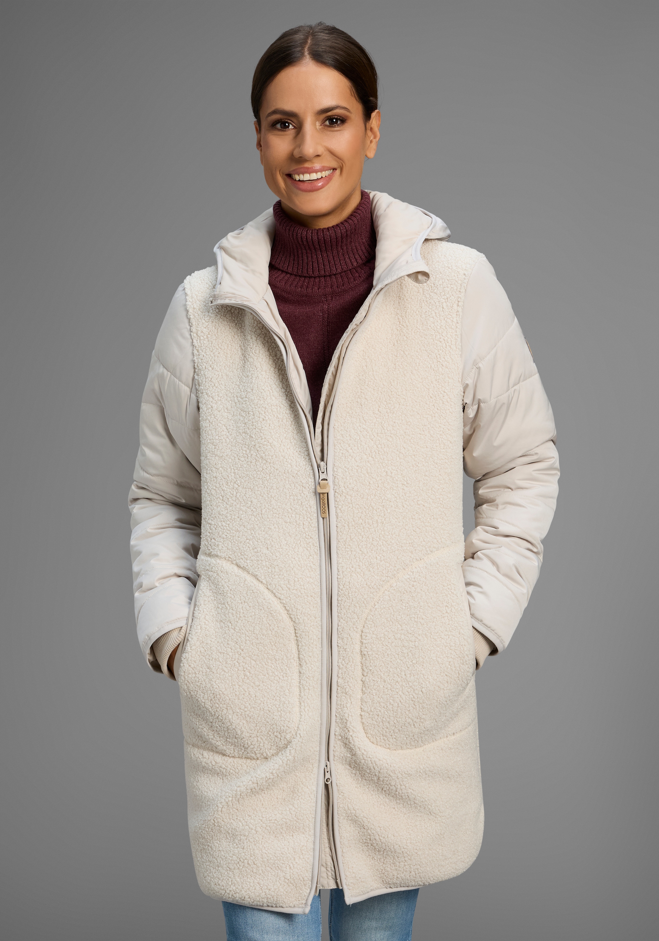 Image of KangaROOS Hybridjacke mit Kapuze Übergangsjacke aus Teddy-Fleece mit gesteppten Ärmeln und Kapuze