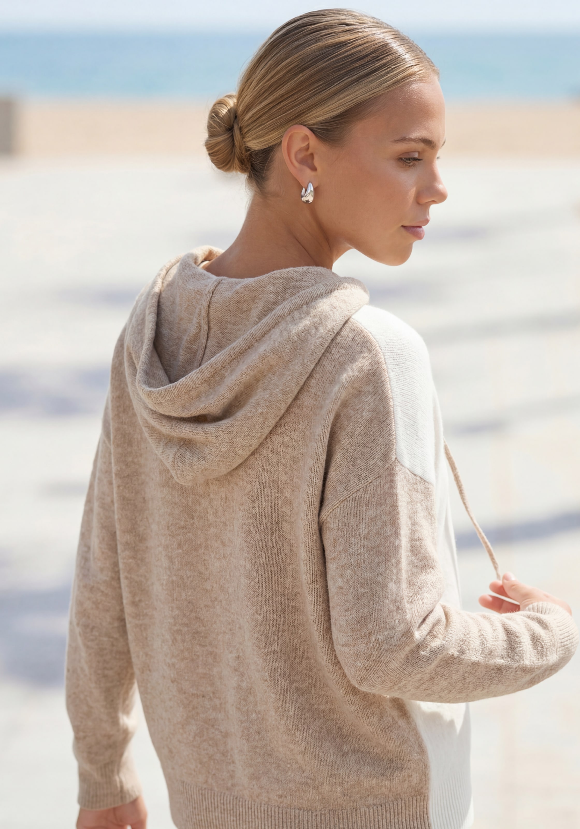 Vivance Pull à capuche »in lässiger Colorblock-Optik aus softer Strickware« Pull à capuche, pull douillet, coupe ample et flatteuse