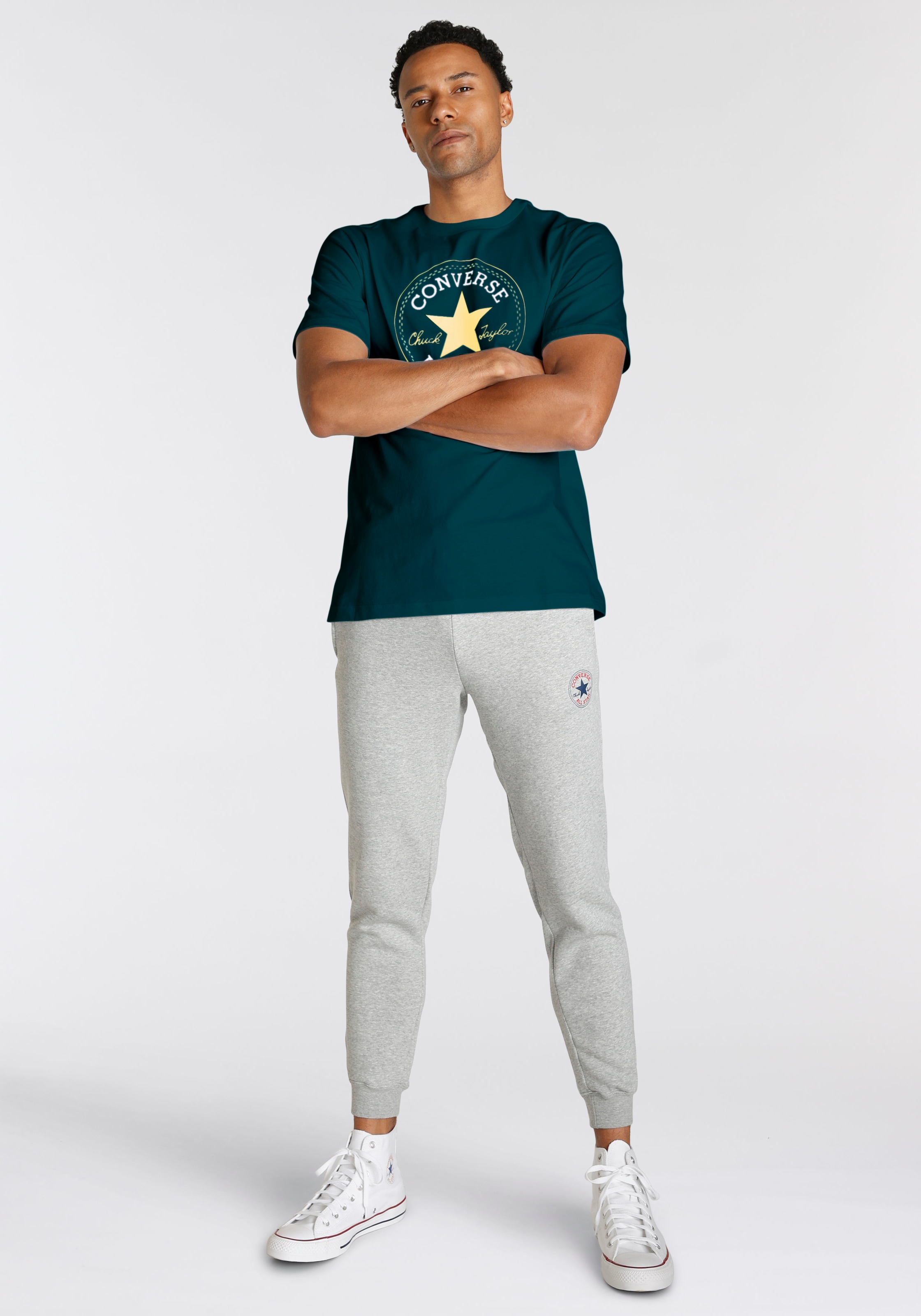 Converse T-shirt »UNISEX CONVERSE GO-TO ALL STAR PATCH LOGO STANDARD FIT T-SHIRT« 1 cuis tlg.