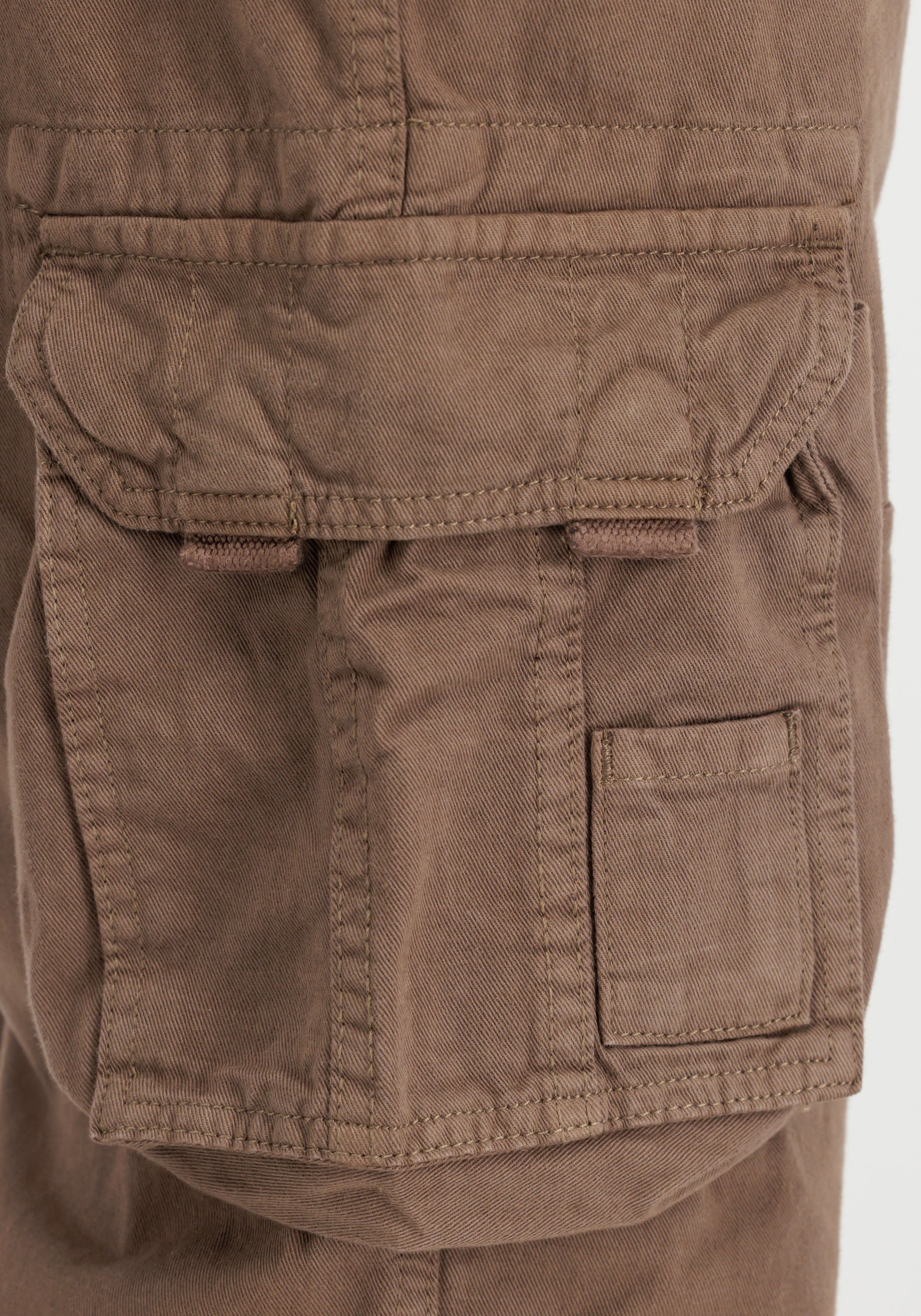 Alpha Industries Cargohose »Jet Pant«  mit seitlichen Cargotaschen und Kordelzug am Beinabschluss