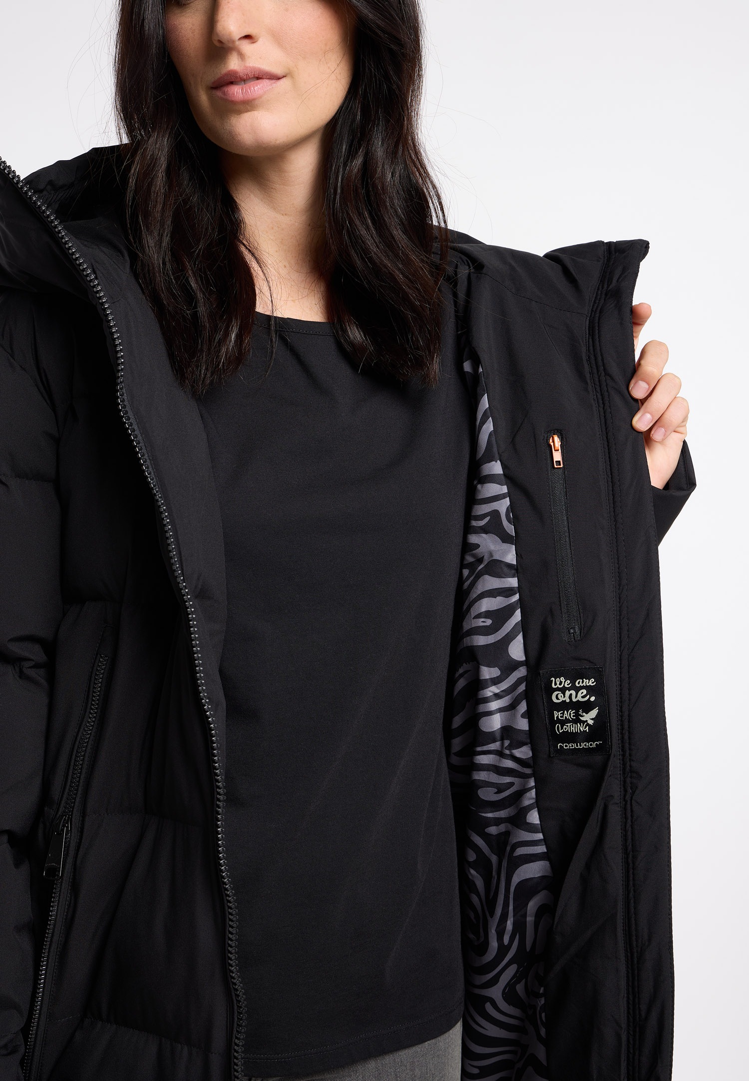 Ragwear Steppmantel »PATRISE«, wärmender Wintermantel mit grossen Reissverschlusstaschen