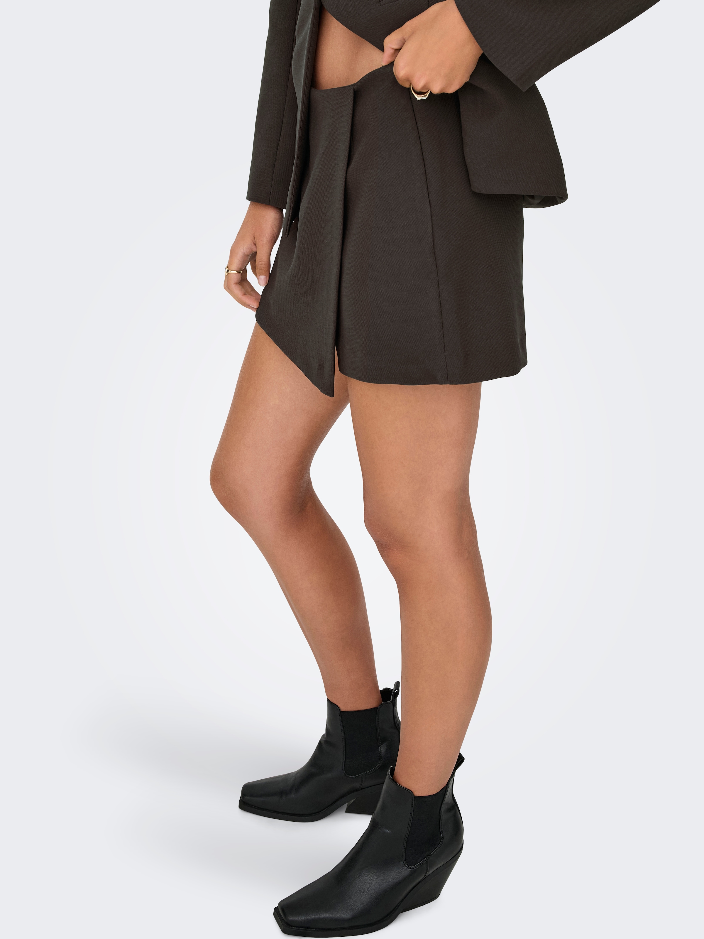 ONLY Jupe midi »ONLLAMINA LIFE MW SKORT TLR«