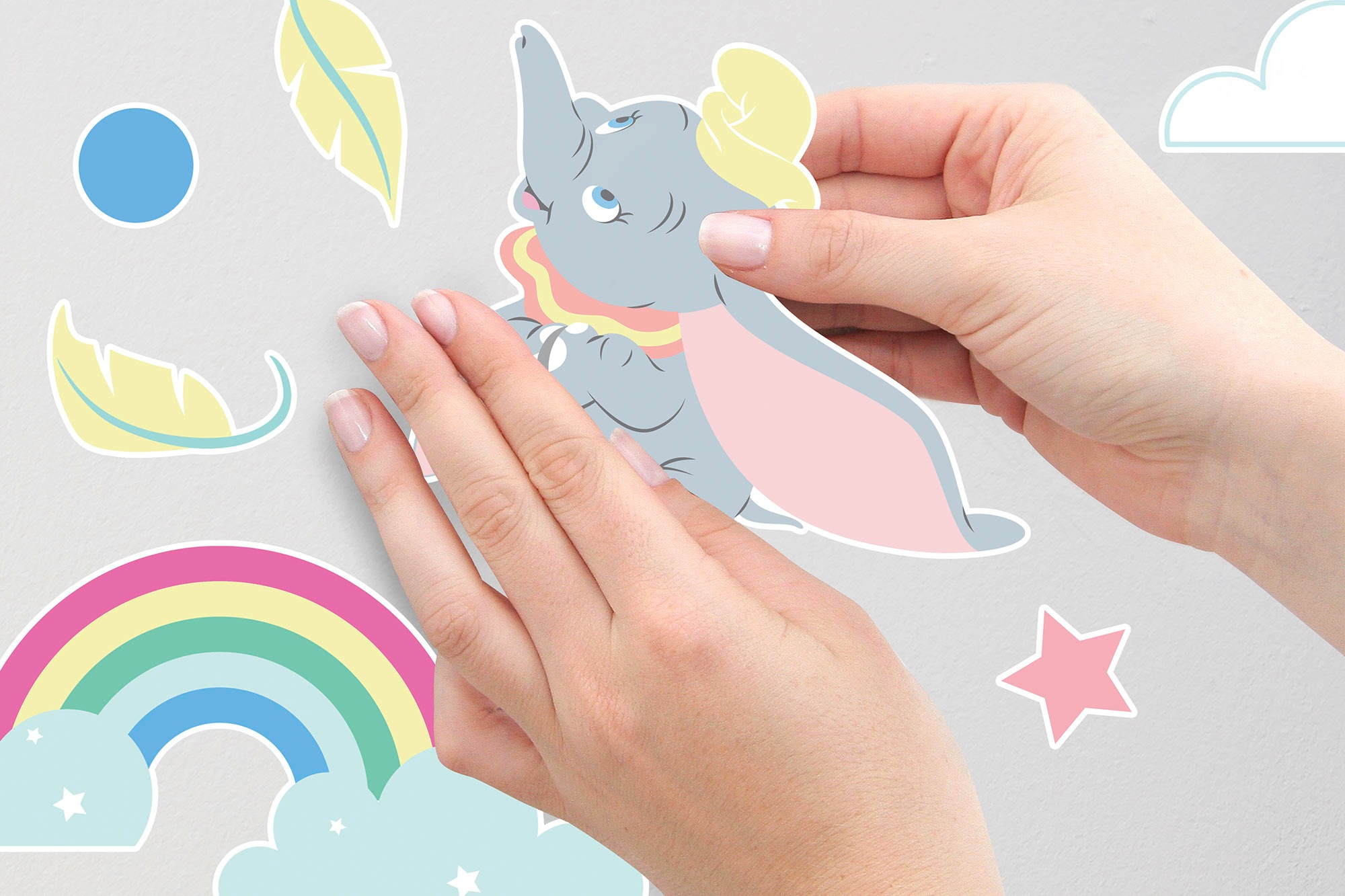 Komar Wandtattoo »Dumbo Daydream - Grösse 50 x 70 cm«, (26 St.), selbstklebend, Wandsticker, Kinderzimmer