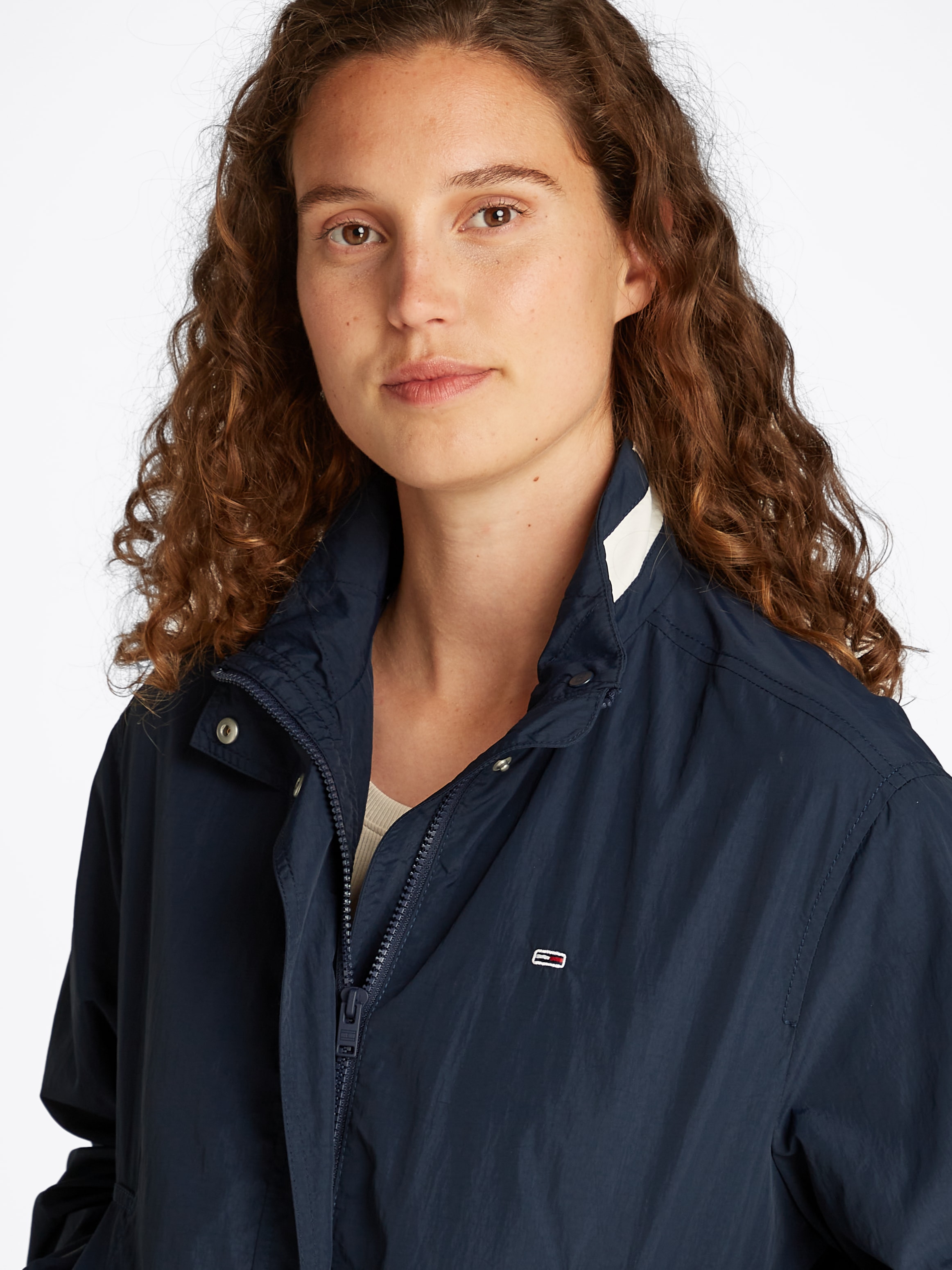 Tommy Jeans Curve Windbreaker »TJW ESSENTIAL JACKET EXT«, in Grossen Grössen