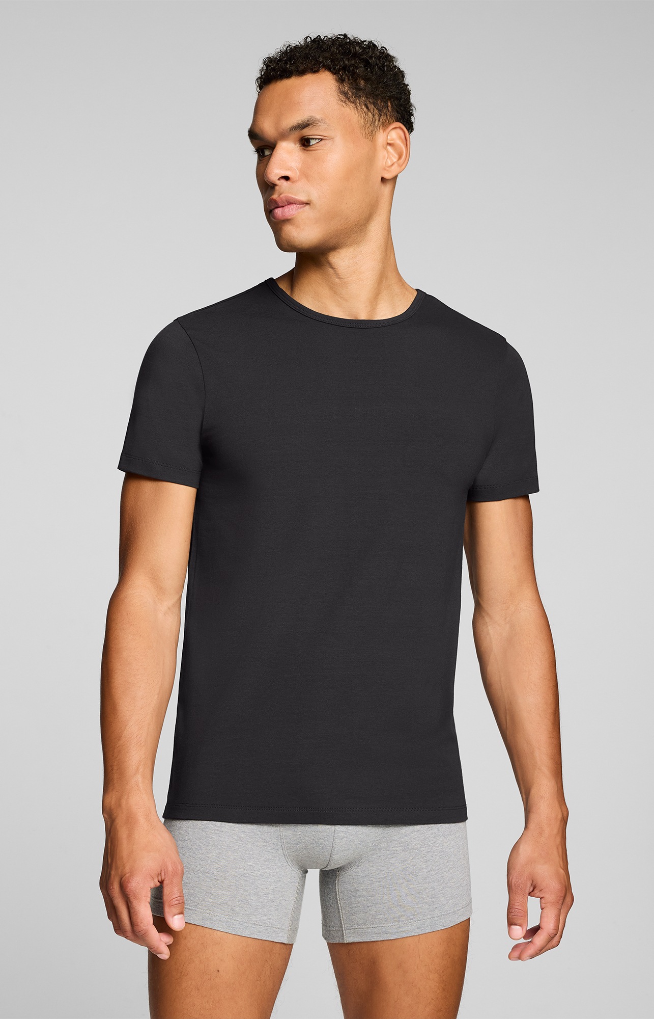 Levi's® T-Shirt »LEVIS MEN SOLID CREW« mit Rundhalsausschnitt