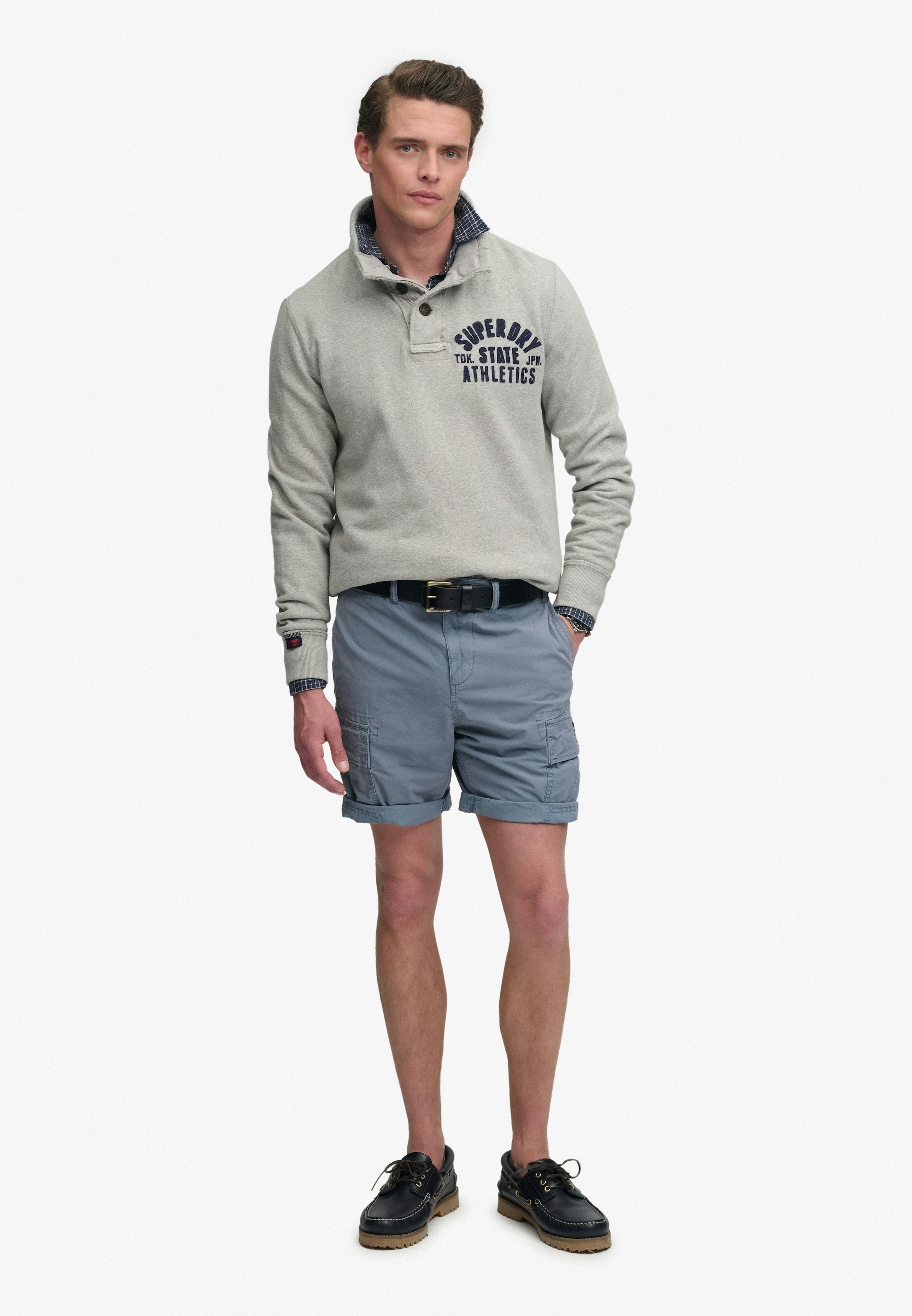 Superdry Cargoshorts »RIPSTOP LIGHT CARGO SHORT«  Relaxed Fit, knielange Schnittform, mit Reissverschluss