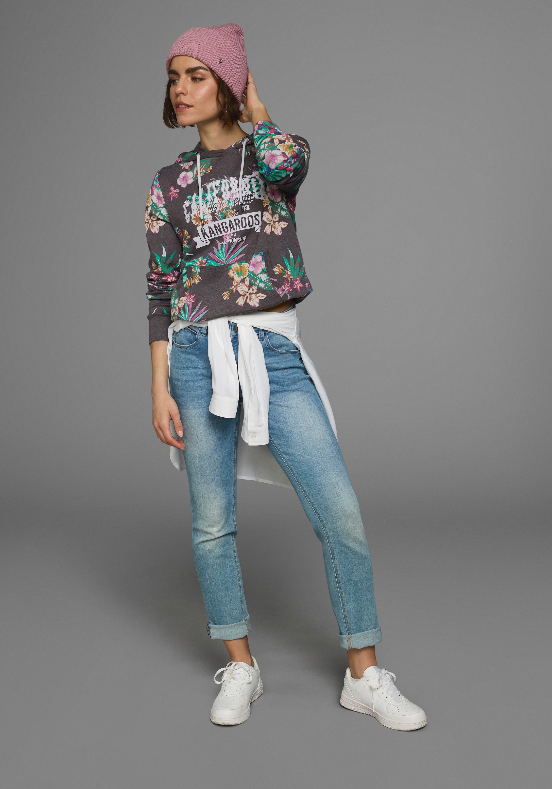 KangaROOS Kapuzensweatshirt, Langarm, figurumspielender Schnitt, aus Interlockmaterial