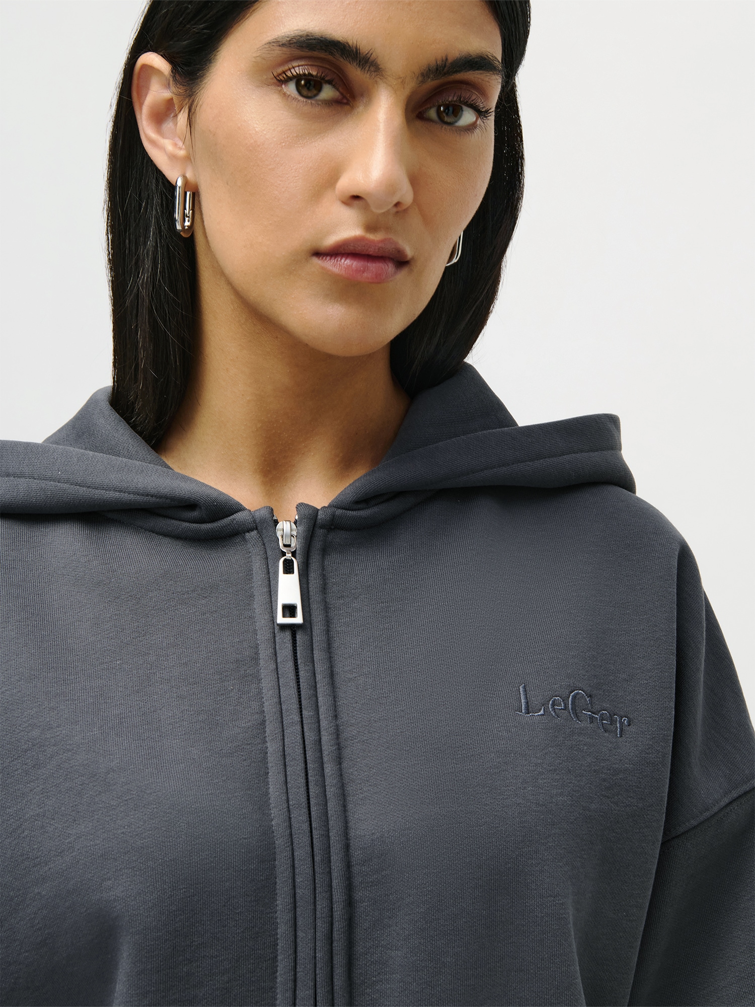 LeGer Kapuzensweatjacke »Fenna, LeGer by Lena Gercke«, Mit hochwertiger Logostickerei auf der Brust