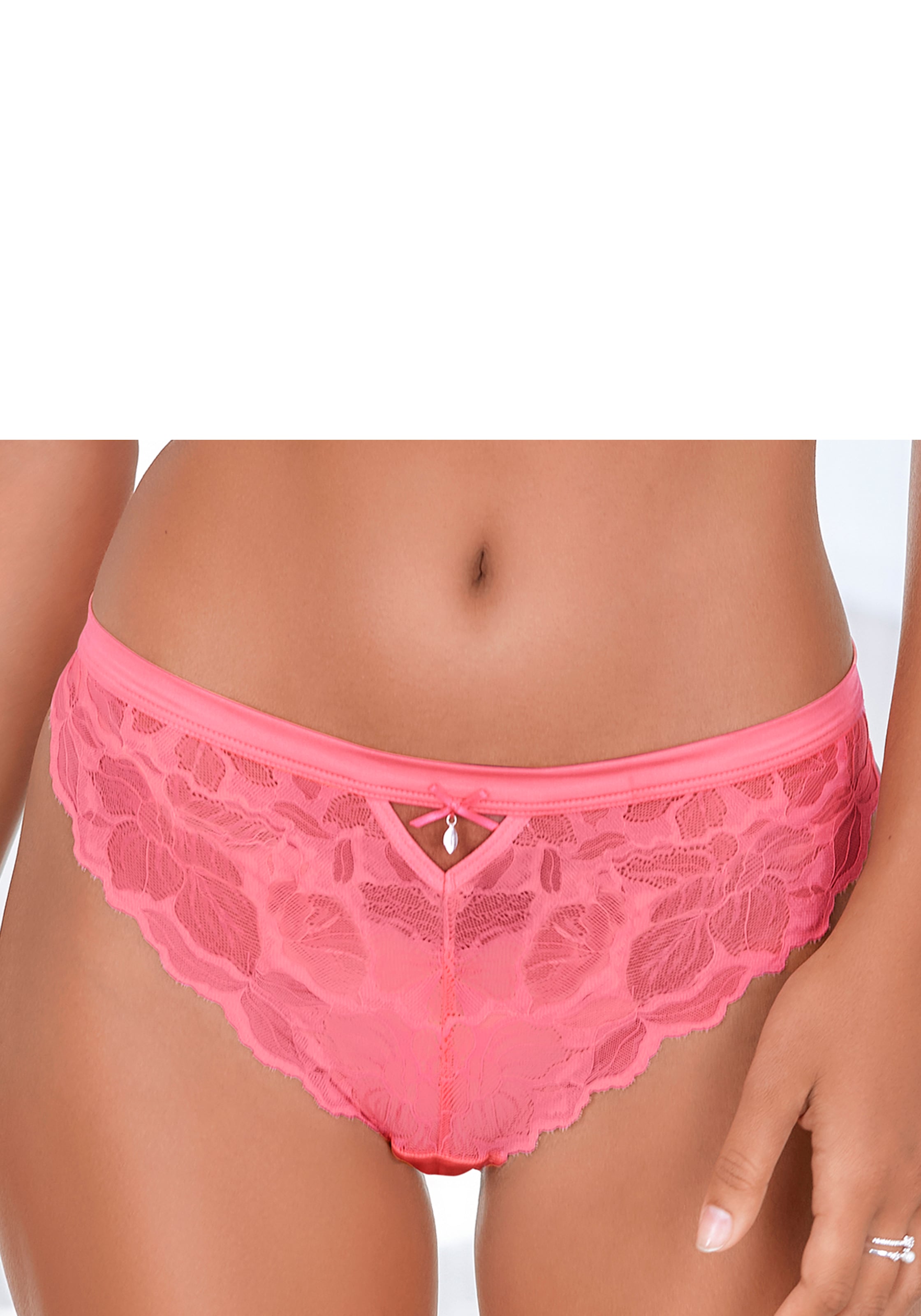 Image of LASCANA Tanga mit edlem Accessoire und feinem Bund aus Satin-Material