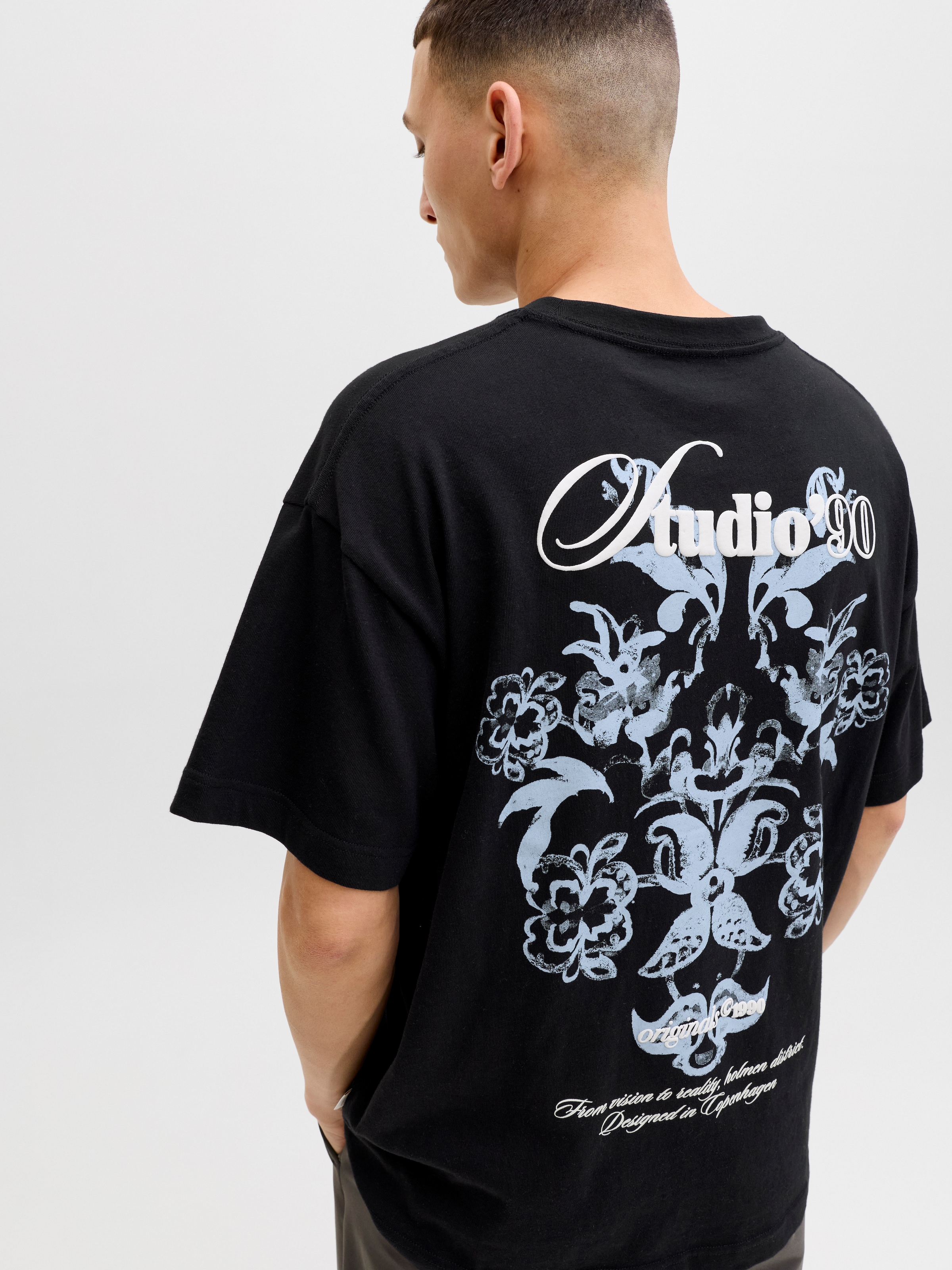 Jack & Jones T-Shirt »JORMONTAUK BACK GRAPHIC TEE SSCN EA26 SN« Baumwolle, locker geschnitten