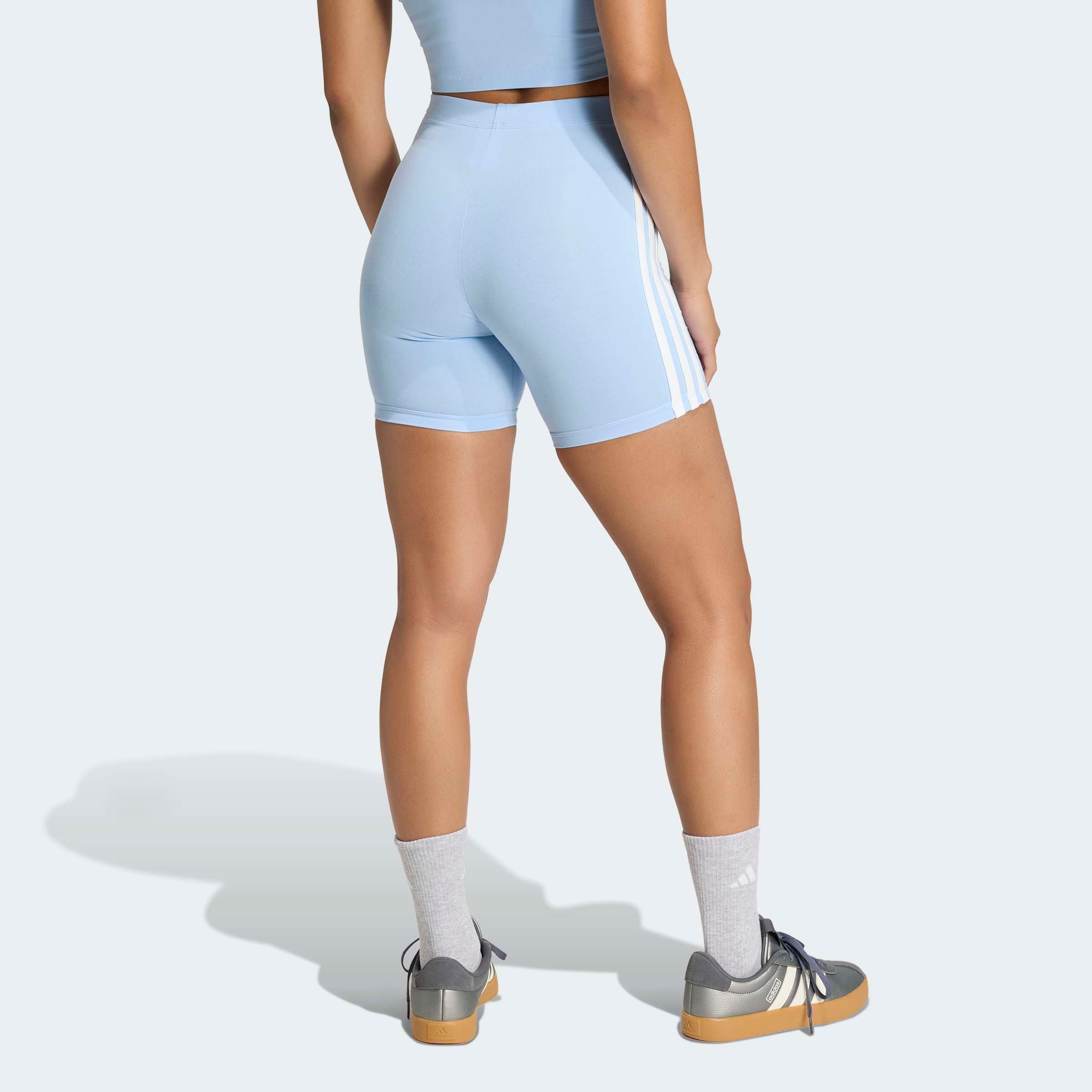 adidas Sportswear Caleçon d'entraînement »ESSENTIALS 3-STREIFEN HIGH WAISTED KURZE LEGGINGS«  kurze Leggings, mittelhoher Bund, flacher, elastischer Bund