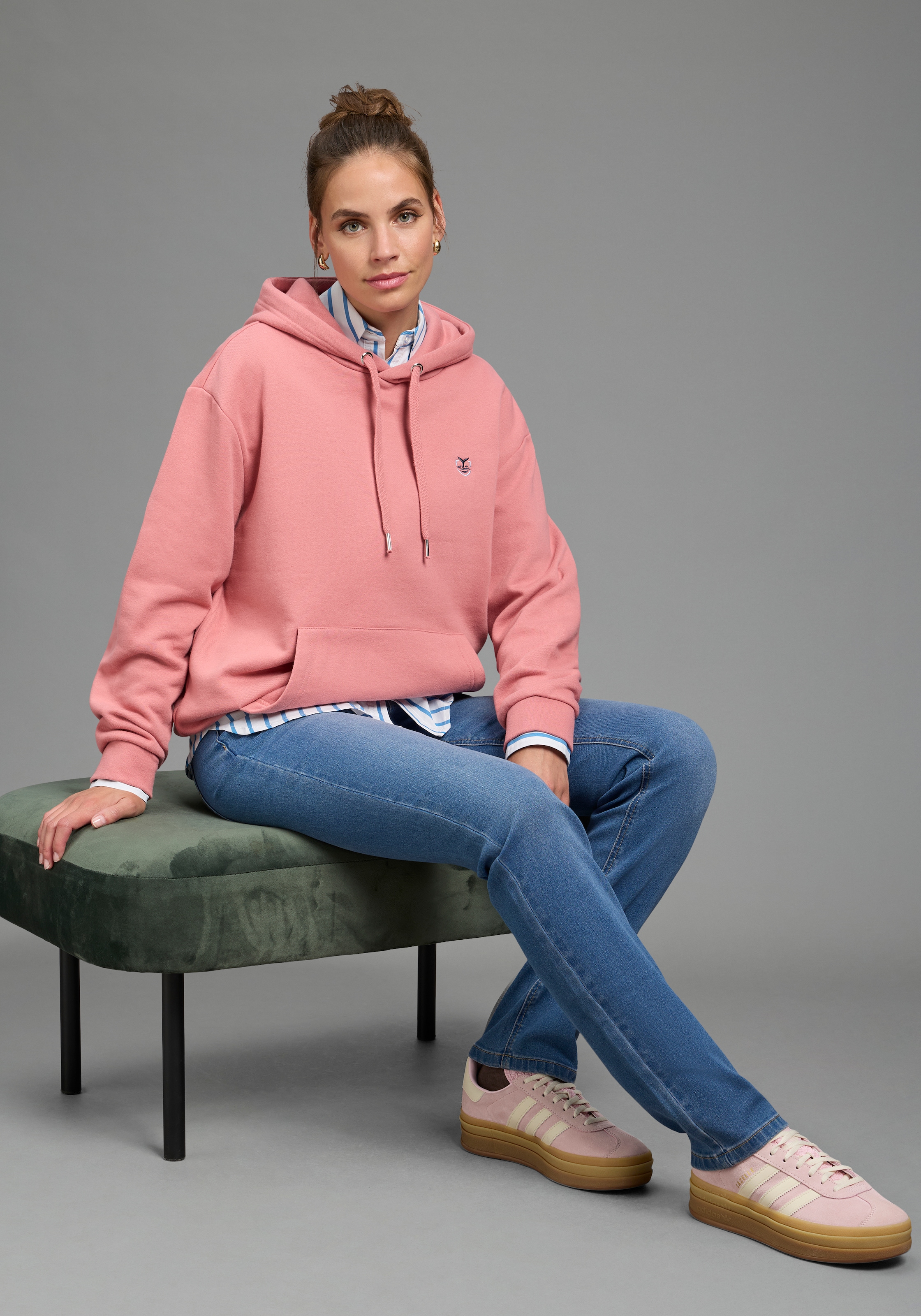 Arizona Jeans Relax-fit »mit Schlupfbund« à jambe large, en denim/jean élastique