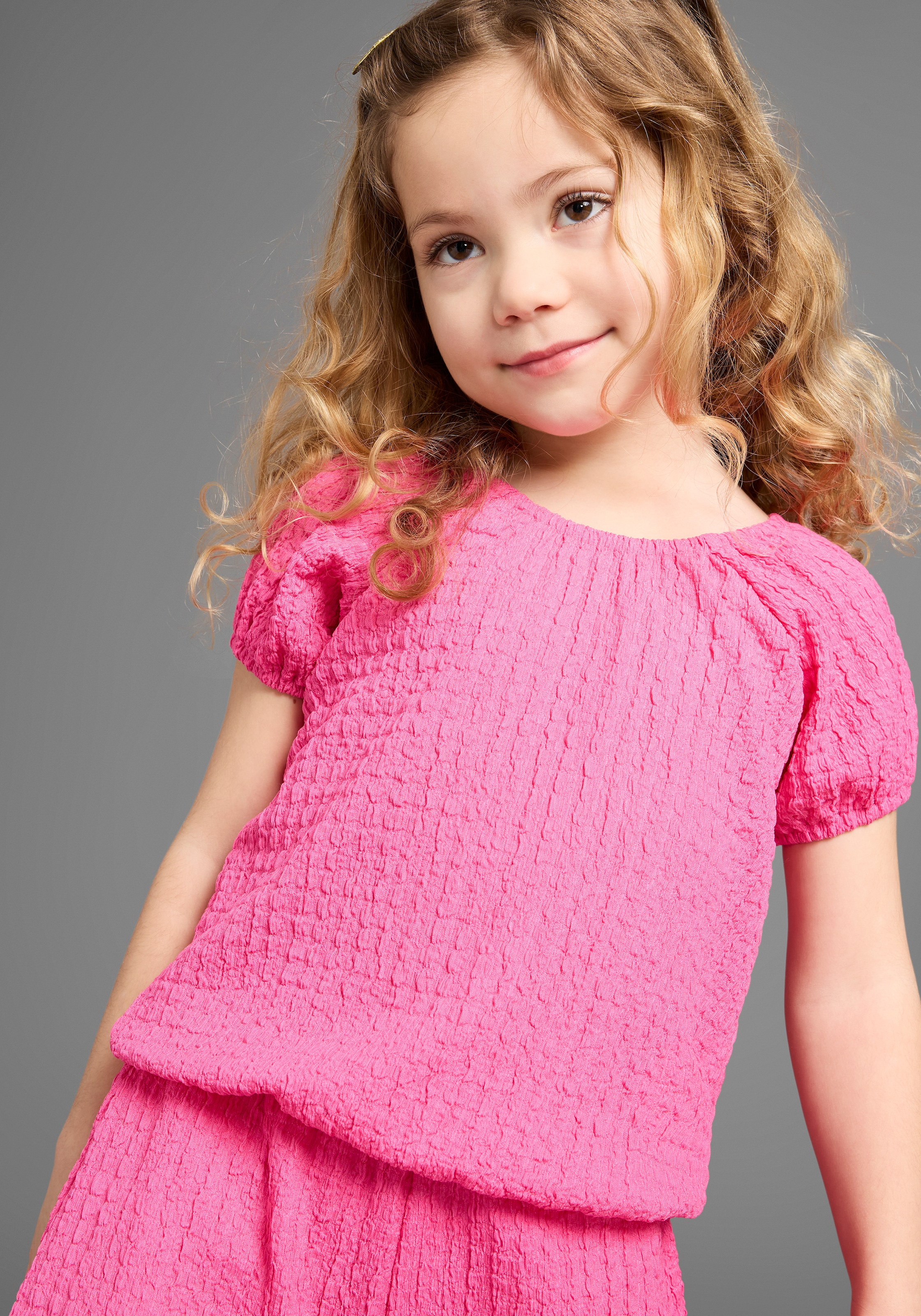 KIDSWORLD Shirt & Hose »Set: Carmen-Top + Hose« Set, 2, 2 Stk. tlg. Ganzes Outfit: Shirt mit Raglanärmeln und Hose