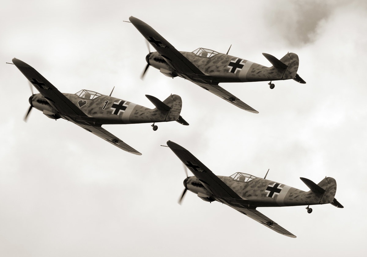 Image of Papermoon Fototapete »Messerschmidt Me«, samtig, Vliestapete, hochwertiger Digitaldruck bei Ackermann Versand Schweiz