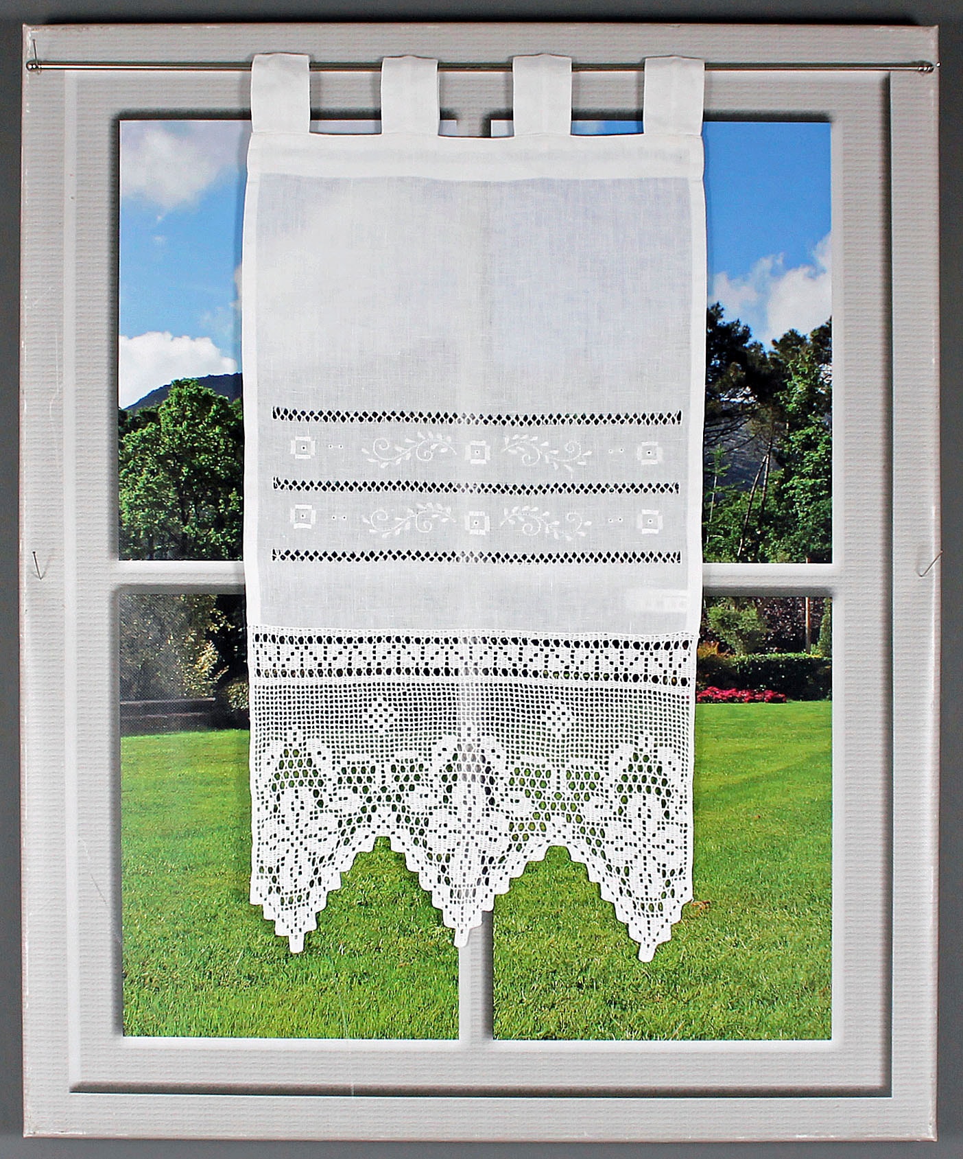 HOSSNER - ART OF HOME DECO Scheibengardine »Traunsee«, (1 St.), m. Stickerei, Hohlsaum u. Häkelspitze