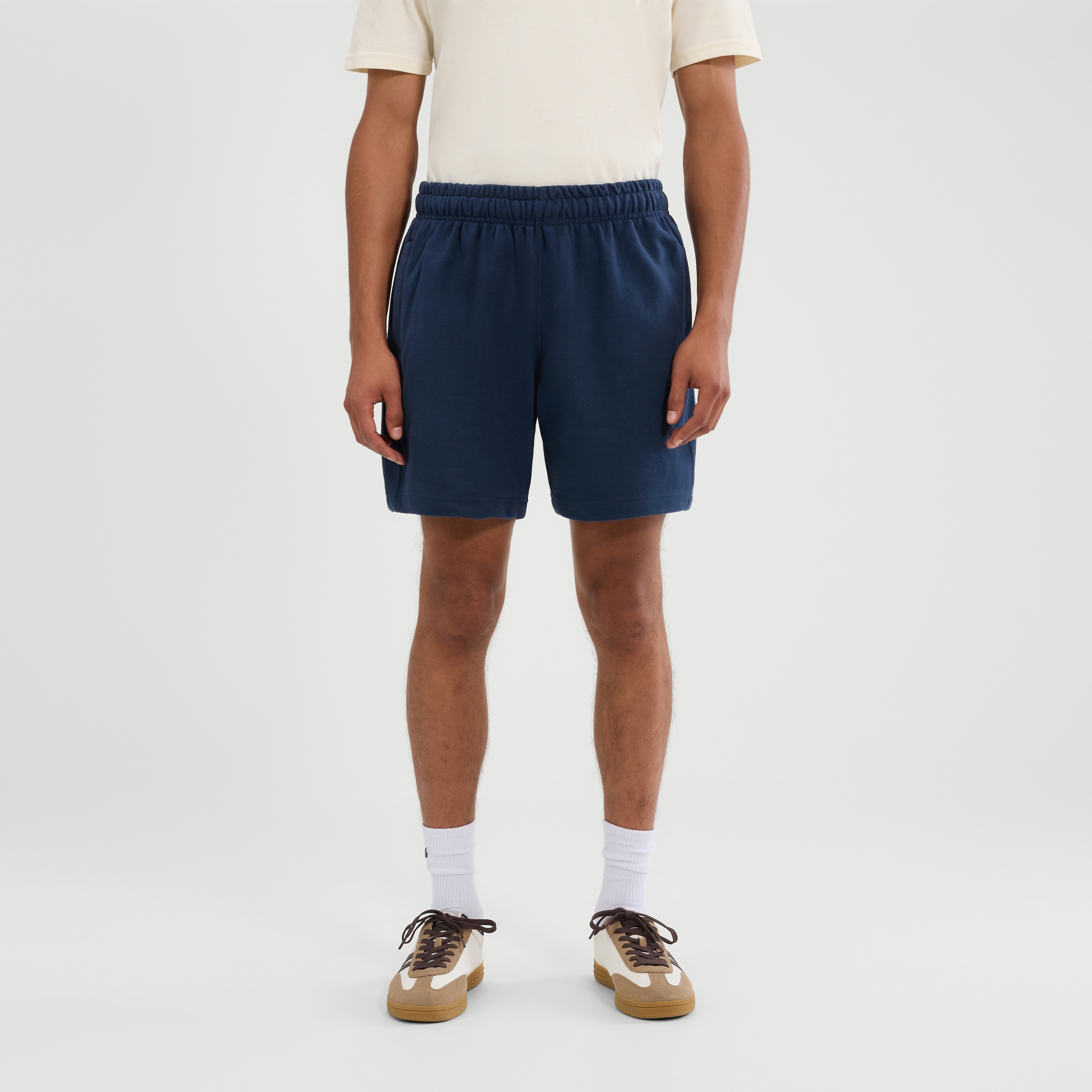 Image of Ellesse Sweatshorts "ZANICA SWEAT SHORT" sportlicher Stil, für Freizeit, aus gepeachtem Fleece