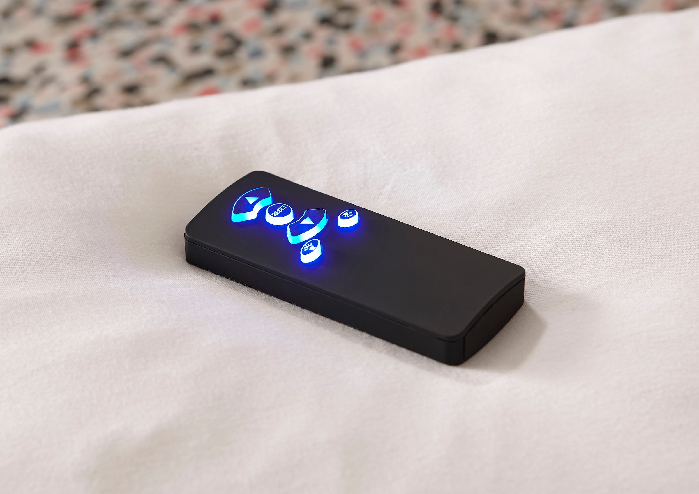 ED EXCITING DESIGN Boxspringbett »Denver« inkl. Motor, Topper und motorisierter TV-Halterung bis 40 Zoll