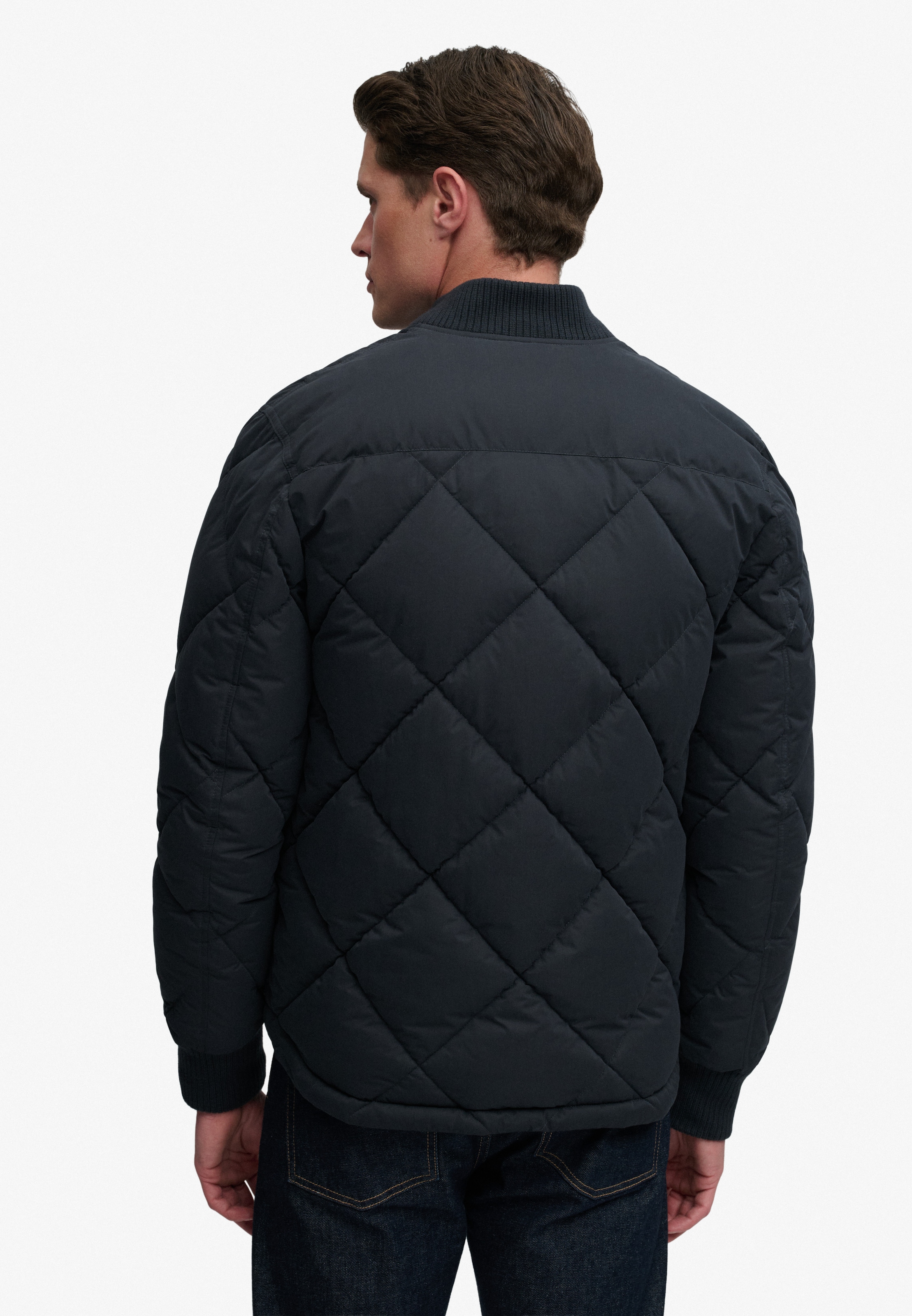 Superdry Steppjacke »DIAMOND QUILT JACKET« Regular Fit, mit Reissverschluss, aus Polyester und Kunstfaser