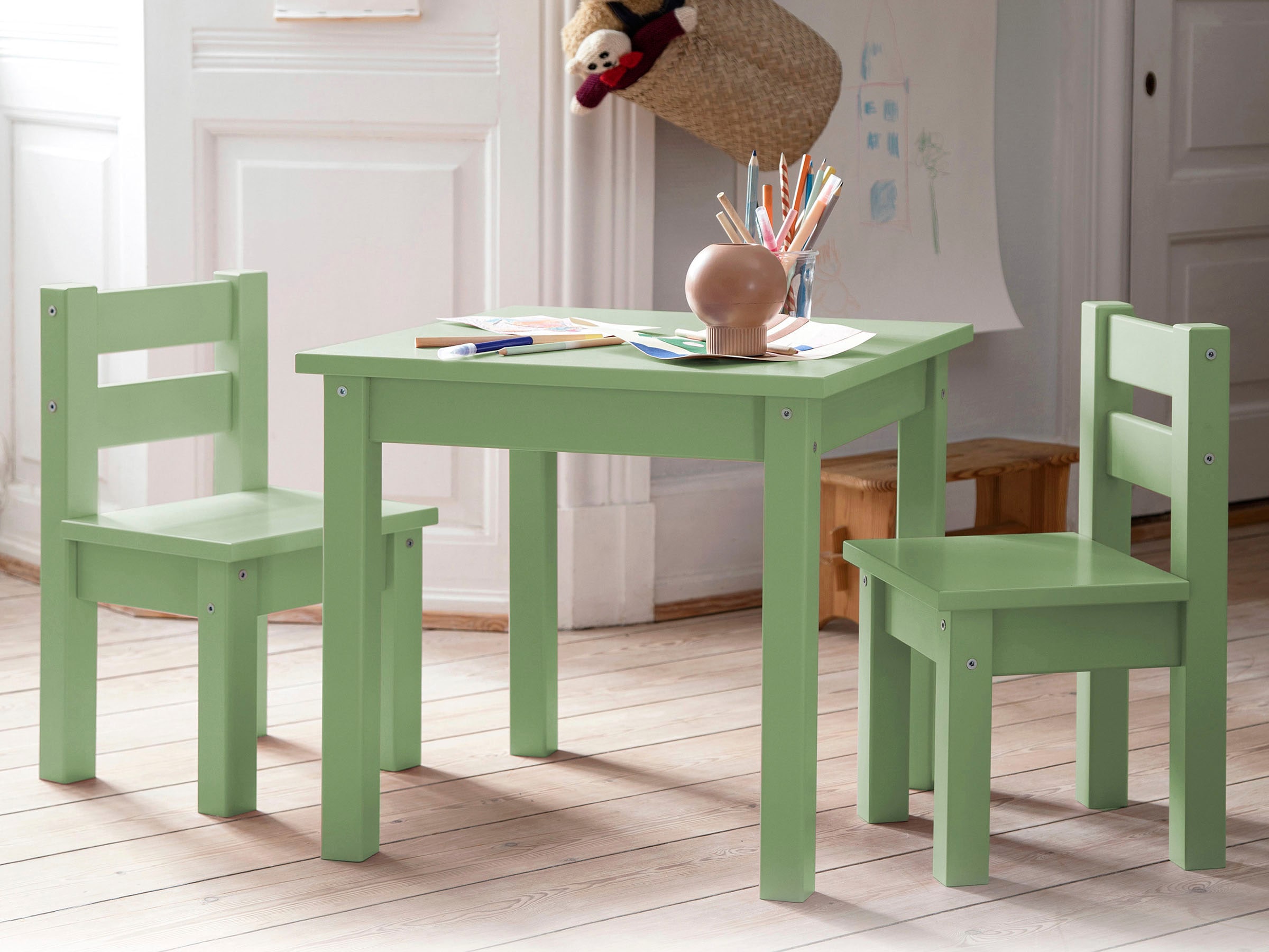 Image of Hoppekids Kindersitzgruppe "MADS aus Massivholz mit Kindertisch & passenden Stühlen" Set, 1 Tisch, 2 Stühle, 3 Stk. tlg. in vielen Farben, mit zwei Stühlen
