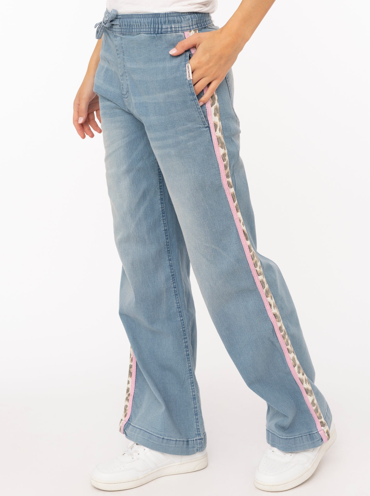 Image of Zwillingsherz Weite Jeans ""Happy"" weites Bein, seitlicher Streifen, Bund mit Kordel, Gesässtaschen