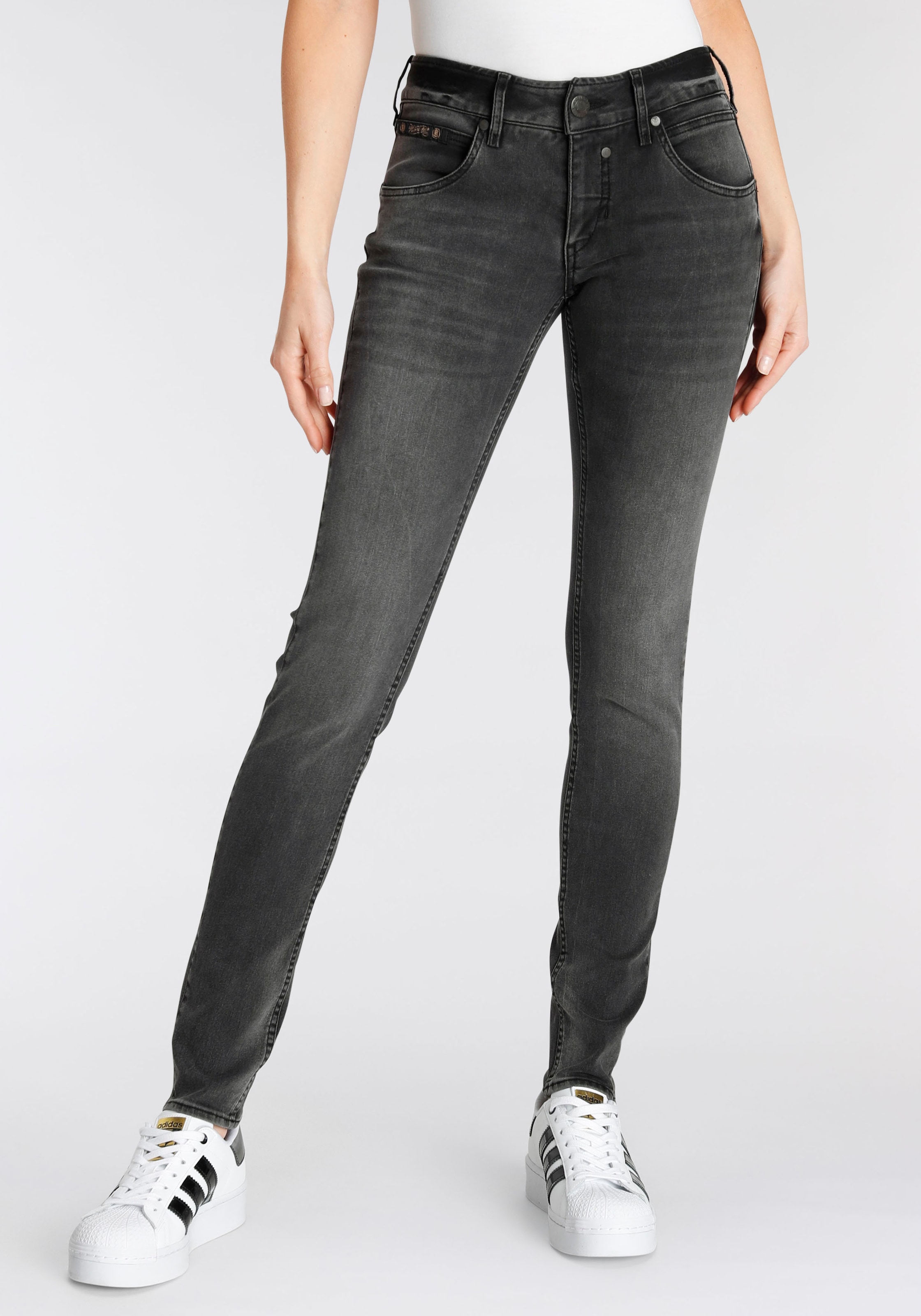 Slim-fit-Jeans »TOUCH«, mit verzierten Gesässtaschen