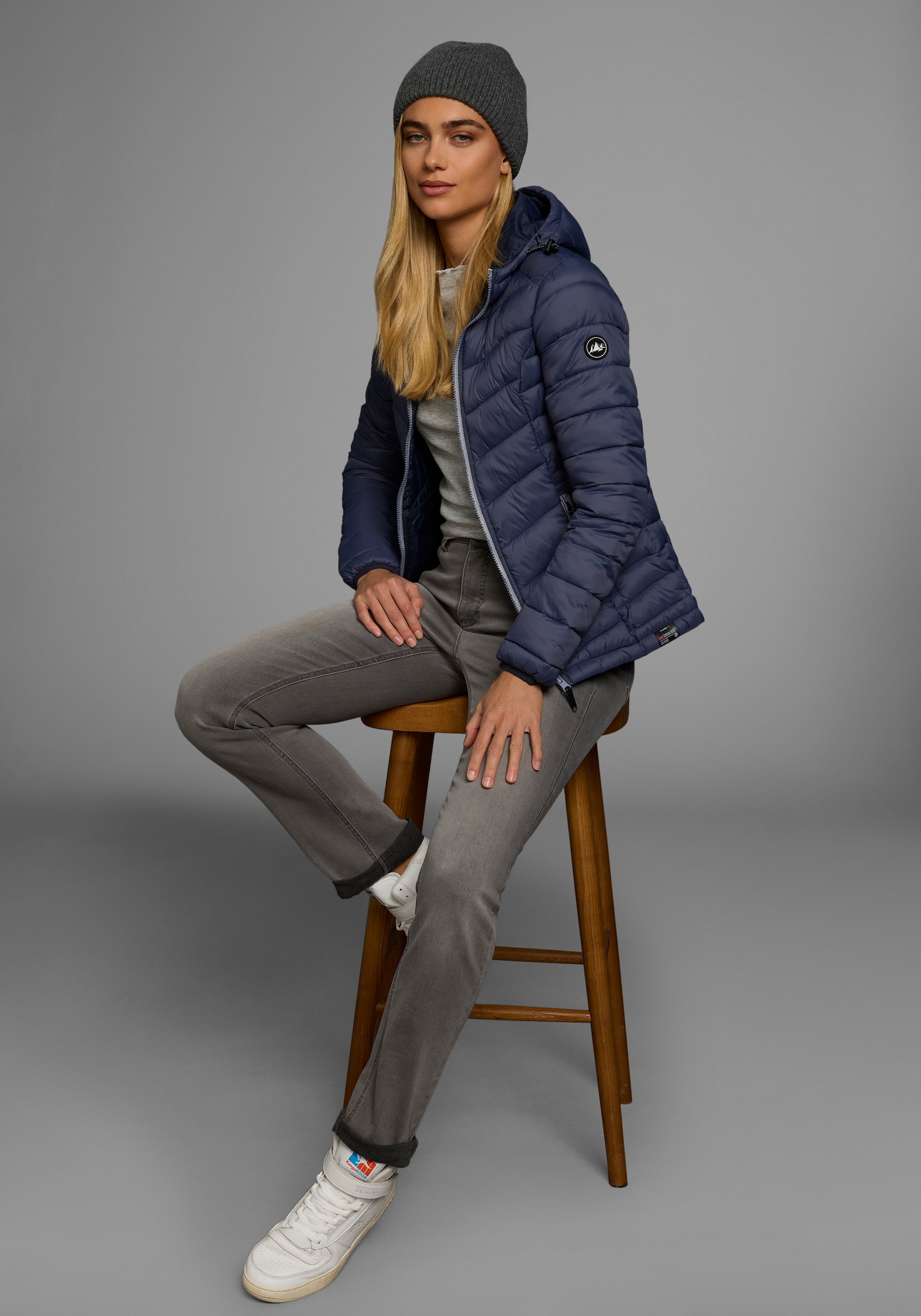 Polarino Steppjacke, mit Kapuze, für kühle Tage, aus leichtem Webmaterial, wasserabweisend